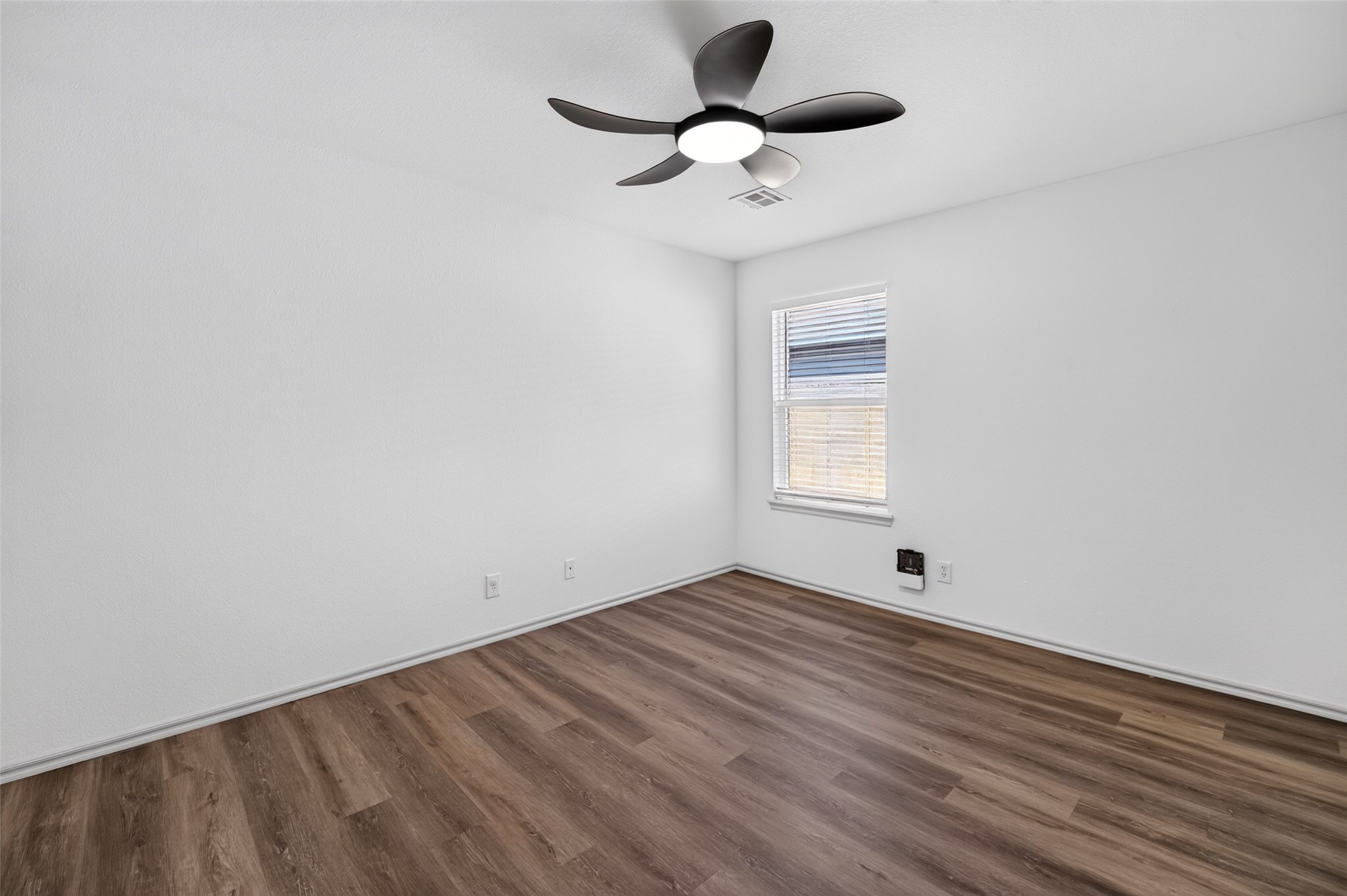 5400 S Maple Place Property Photo 20