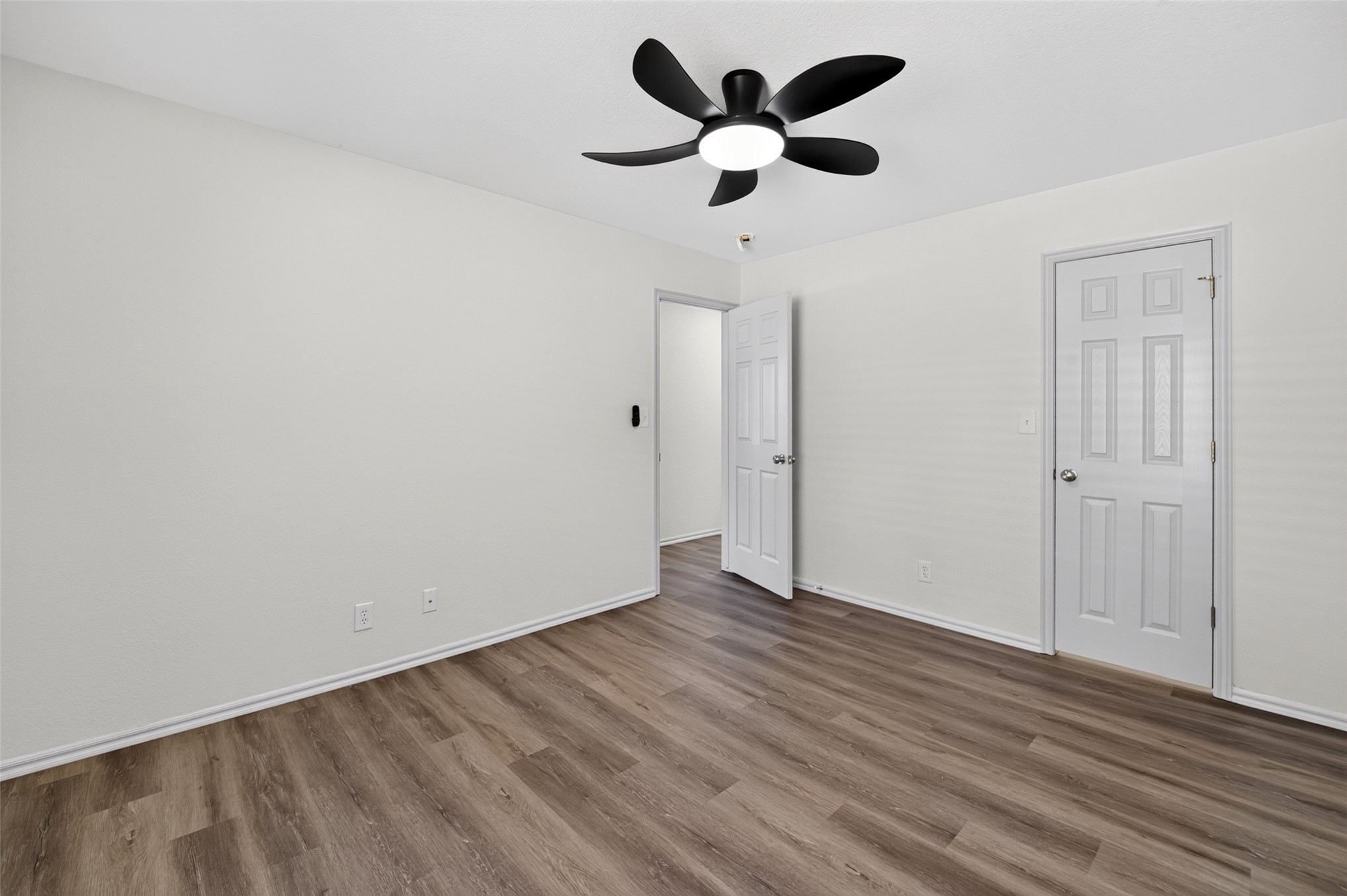 5400 S Maple Place Property Photo 21