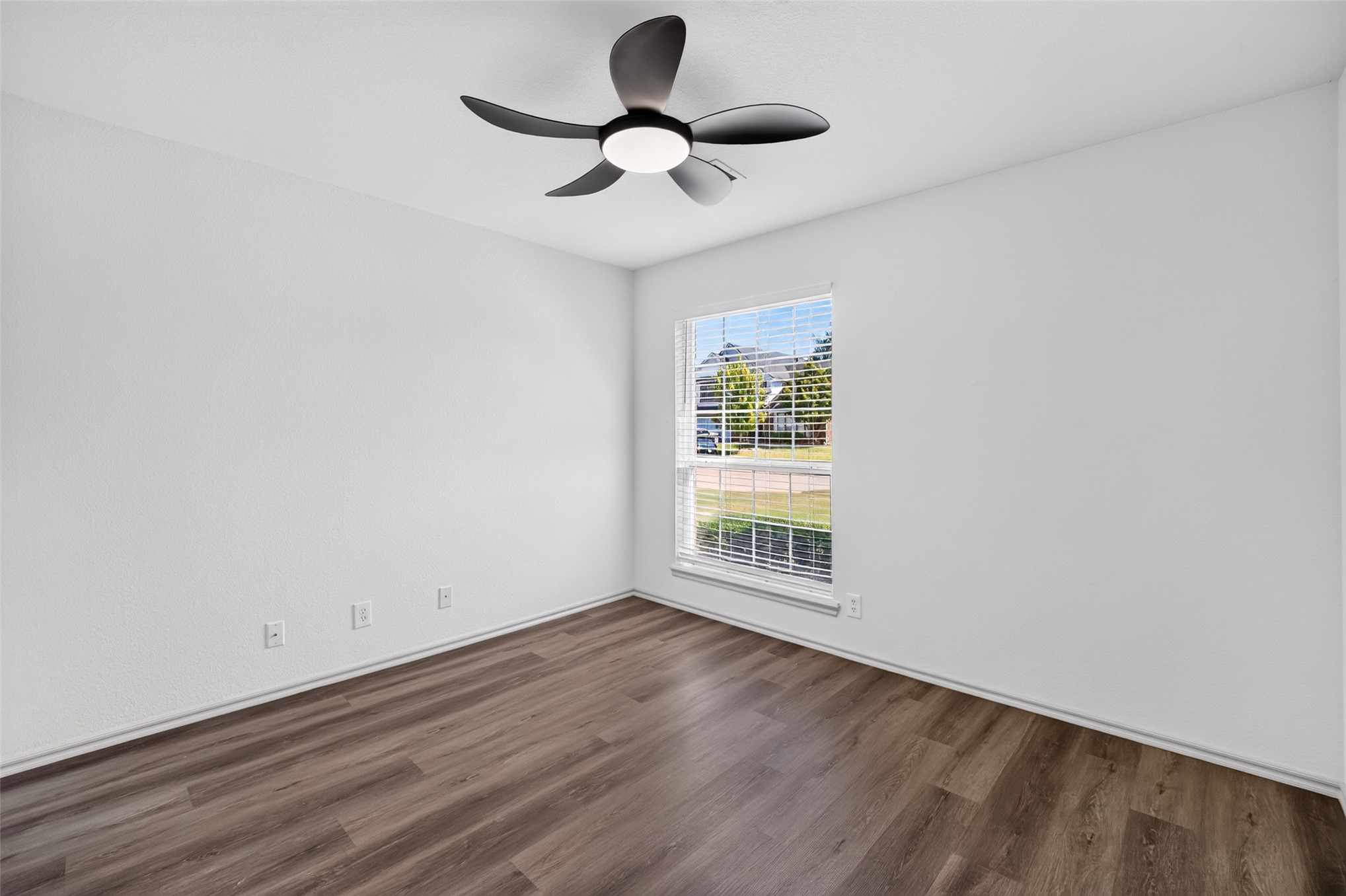 5400 S Maple Place Property Photo 23