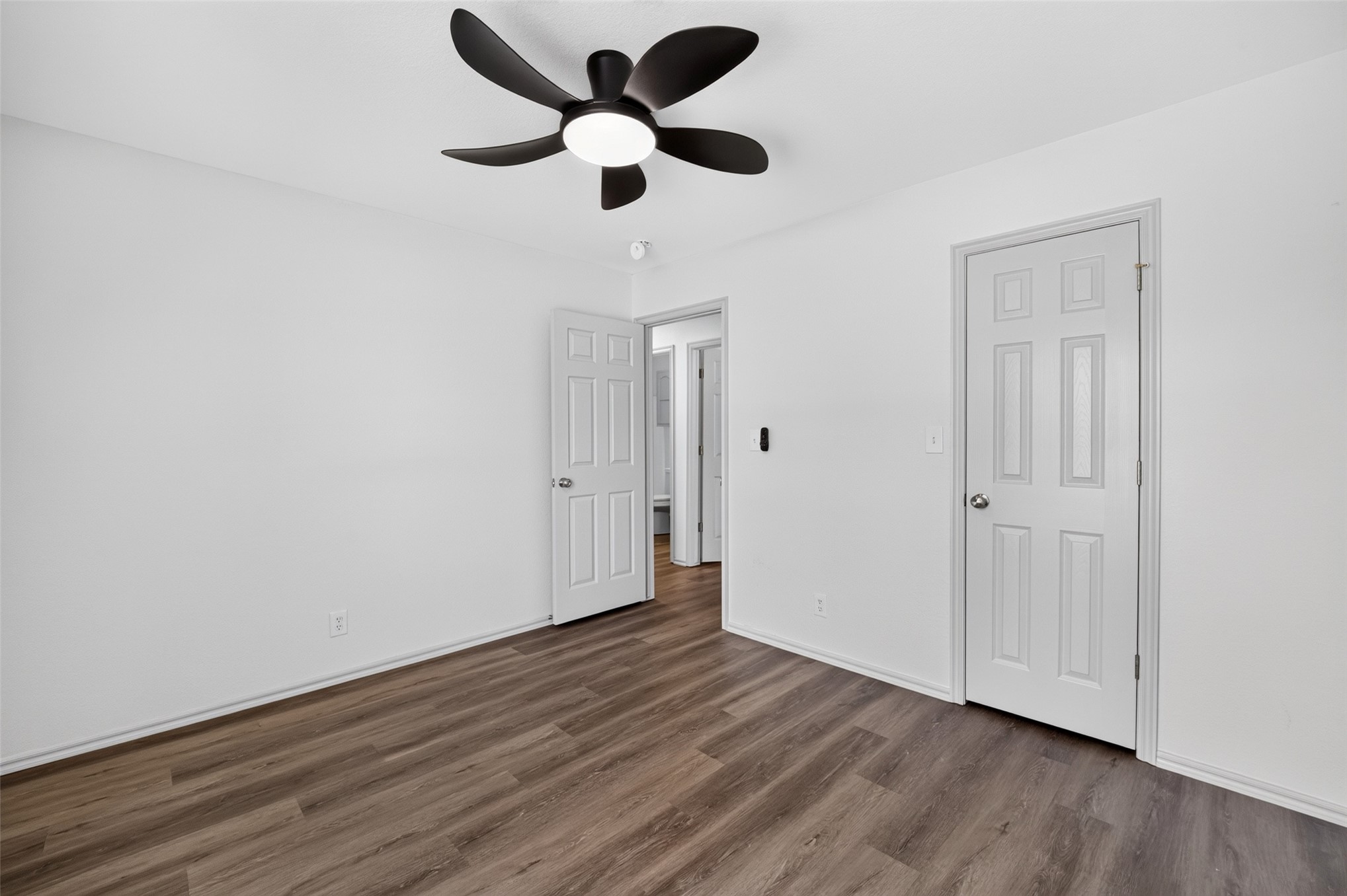5400 S Maple Place Property Photo 24