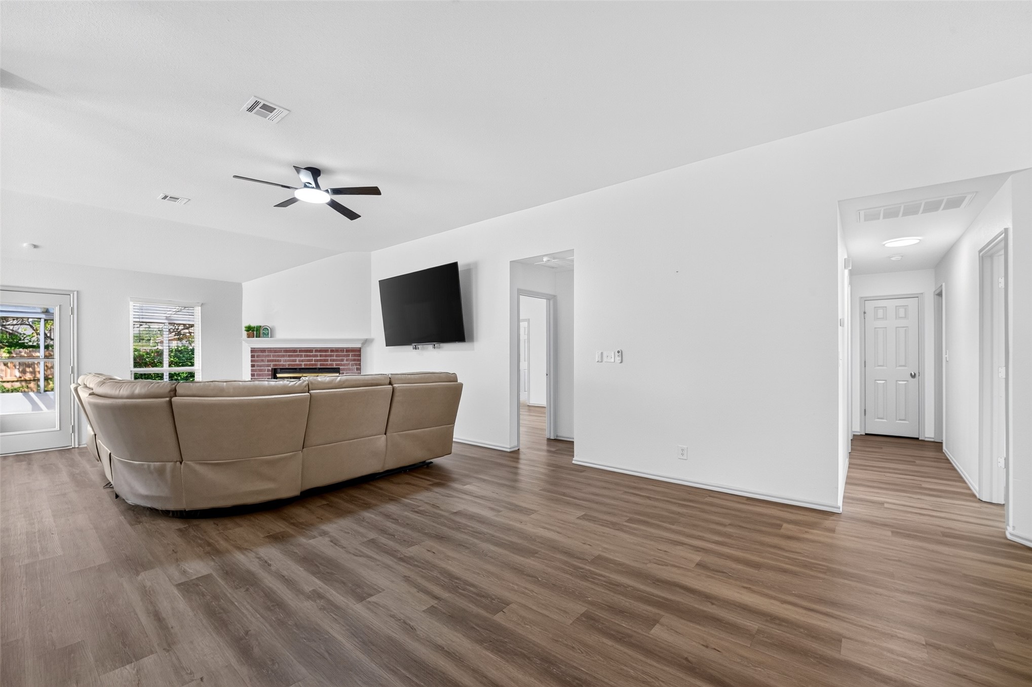 5400 S Maple Place Property Photo 26