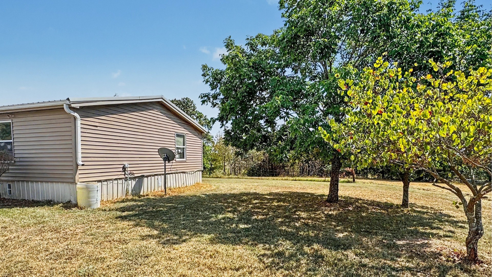 473296 E 825 Road Property Photo 4