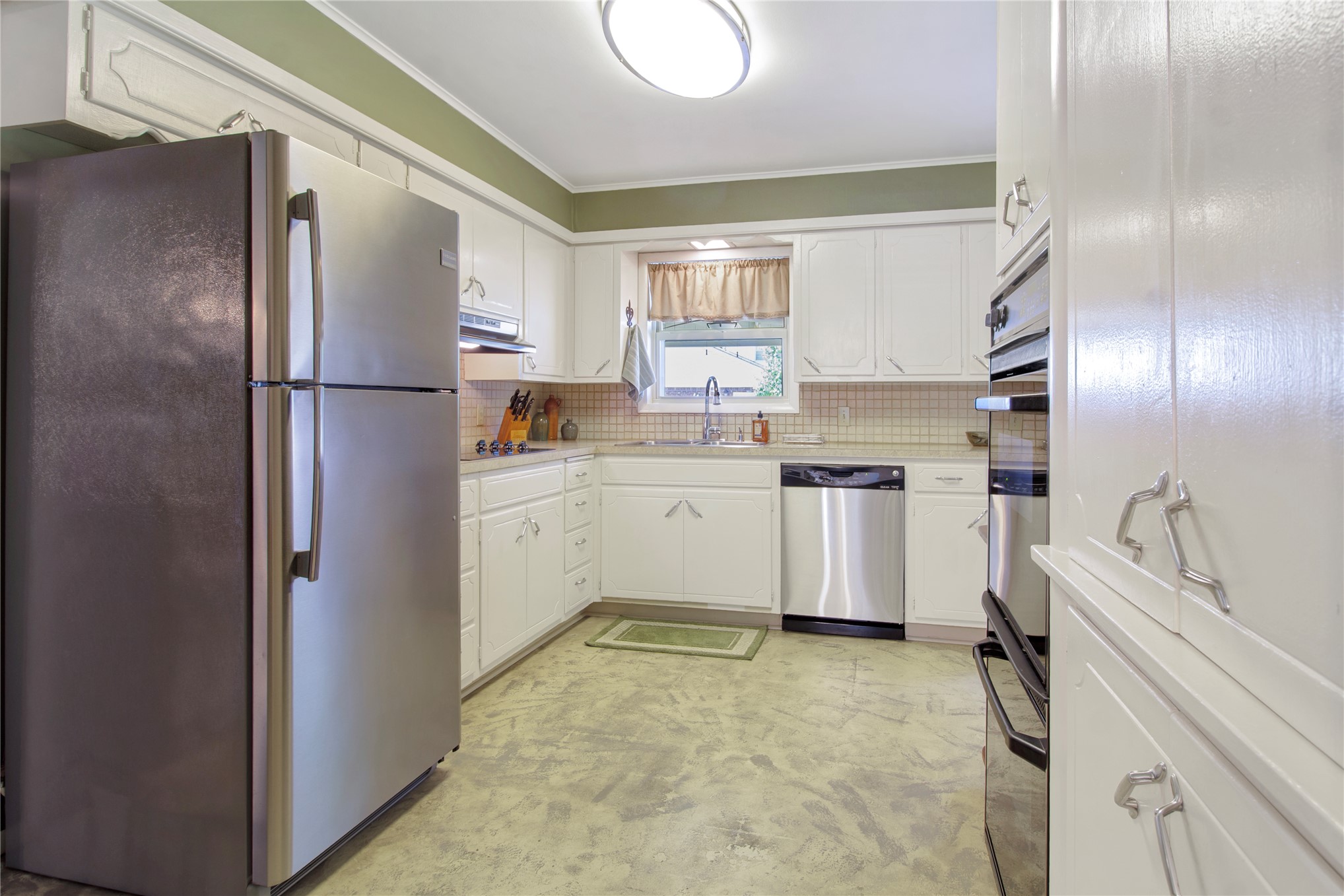 3740 S Darlington Avenue Property Photo 10