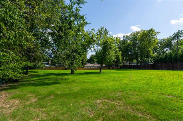 2602 E 16th Street Property Photo 13
