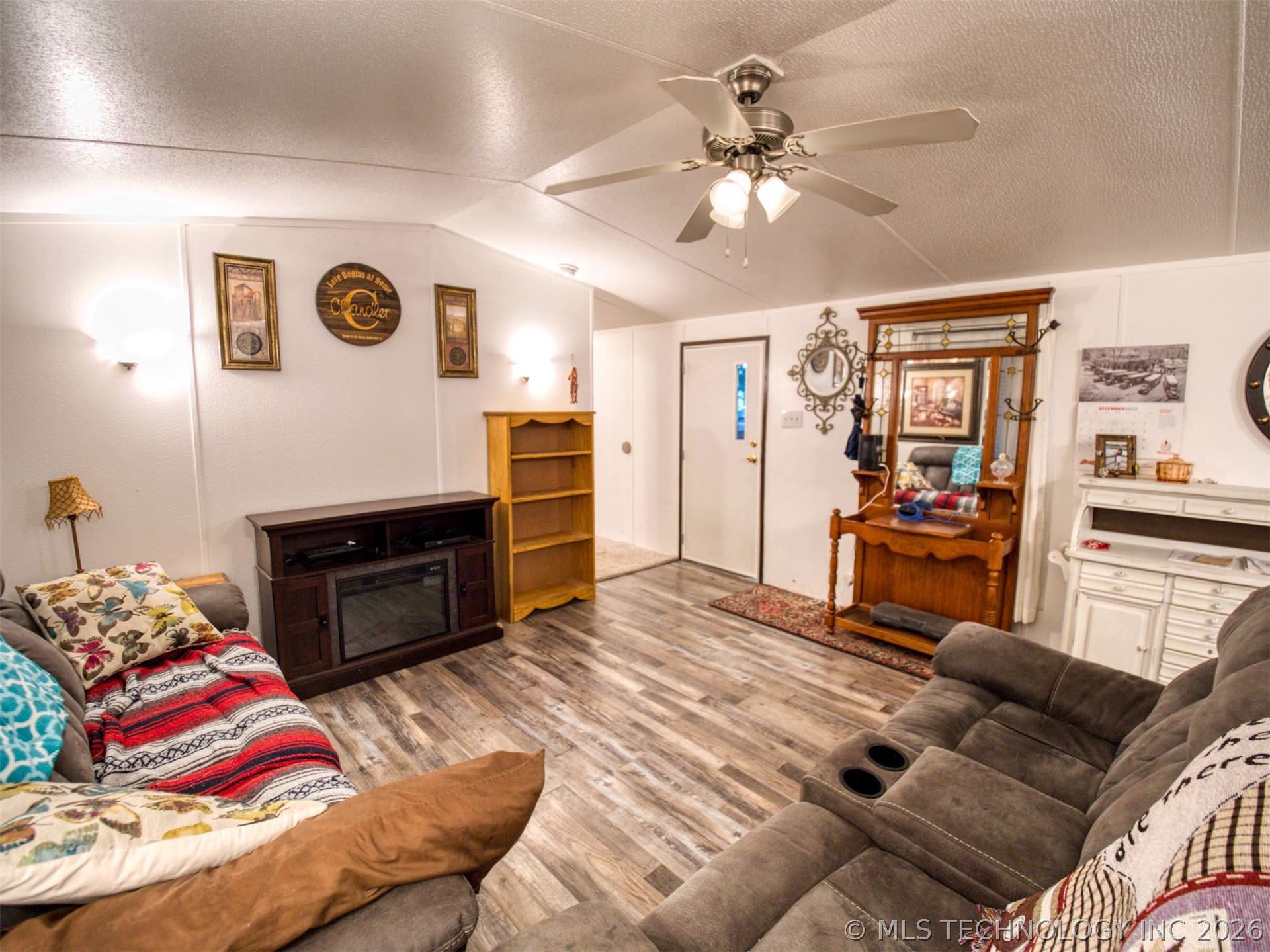 10355 Springfield Property Photo 6
