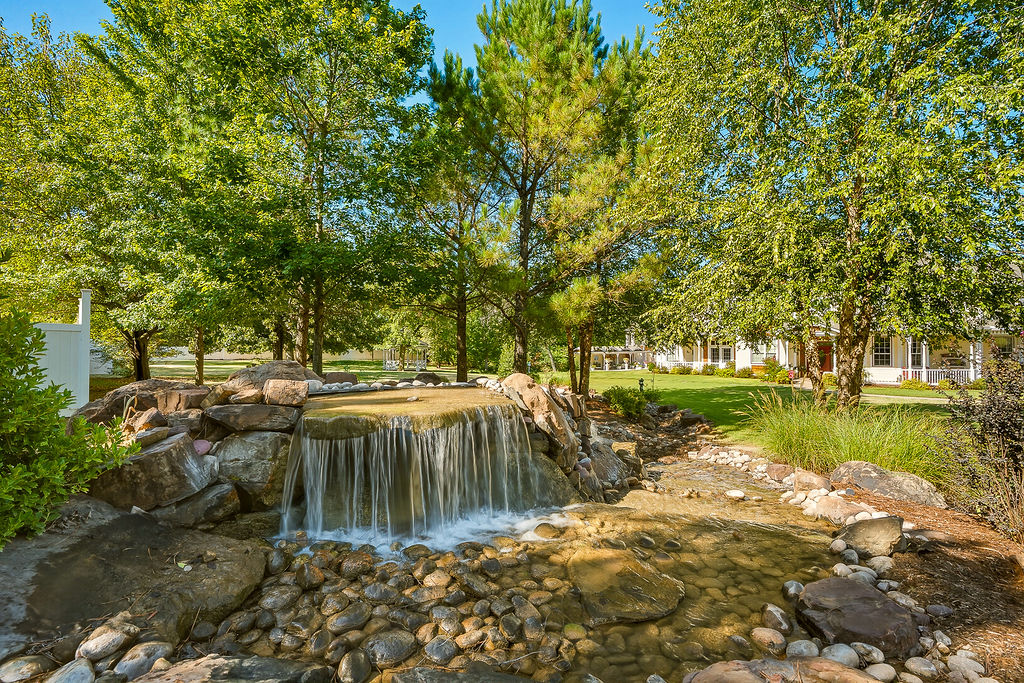 1009 Se County Road Property Photo 6