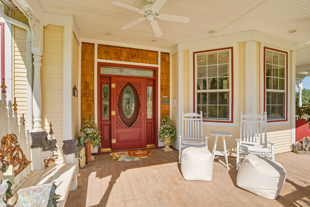 1009 Se County Road Property Photo 8
