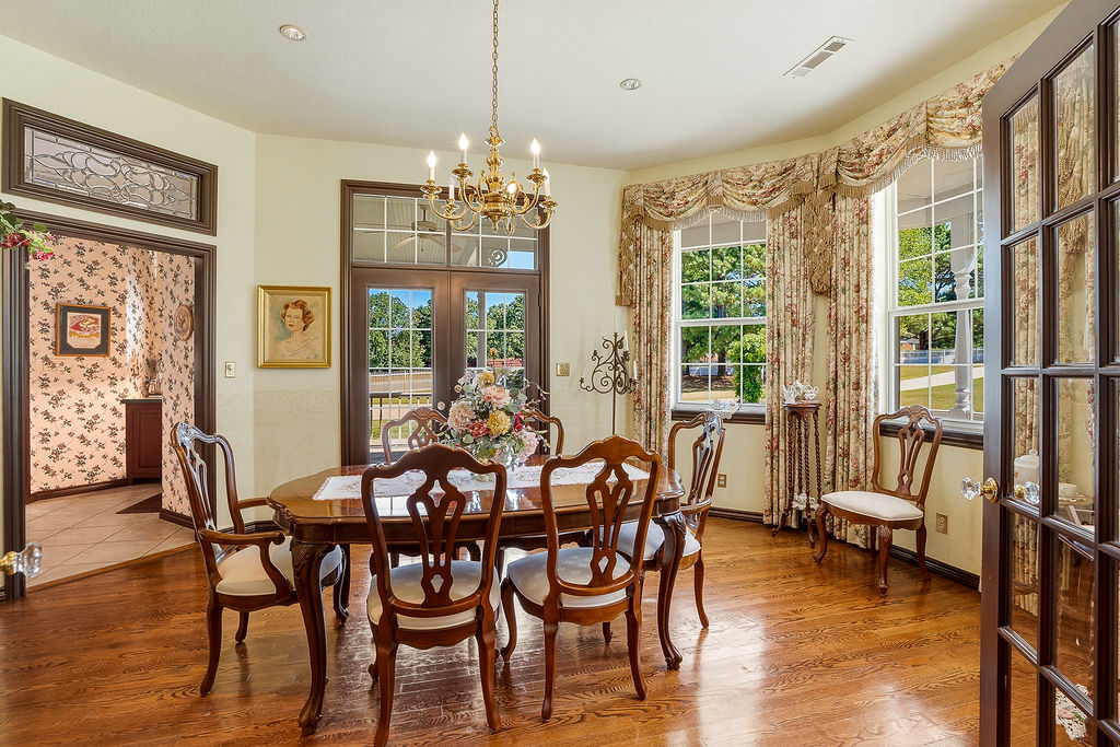 1009 Se County Road Property Photo 15