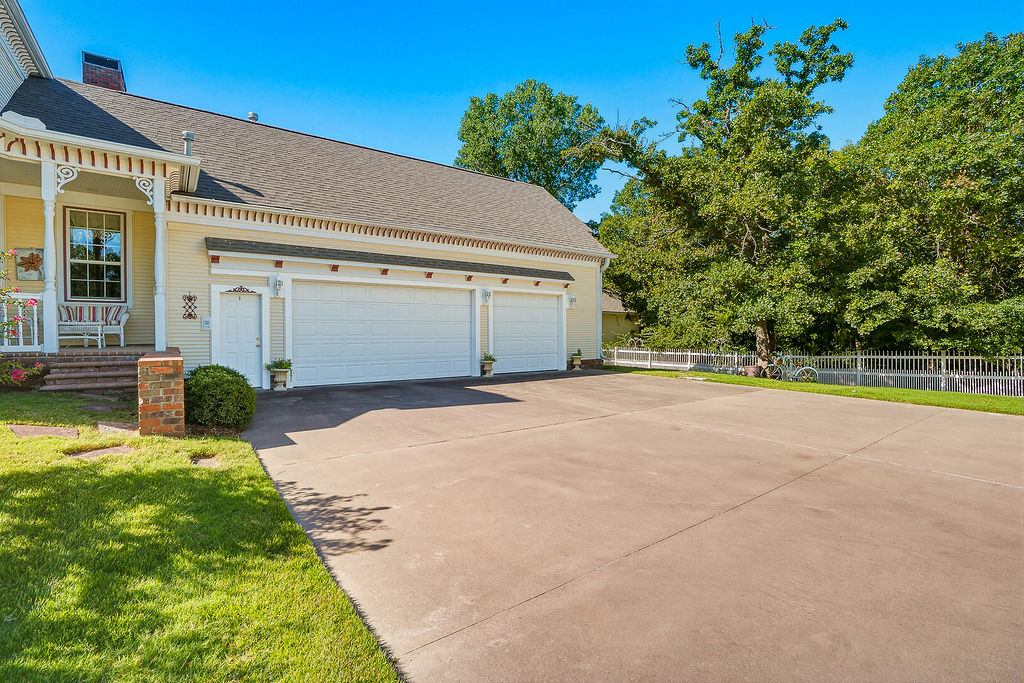 1009 Se County Road Property Photo 54