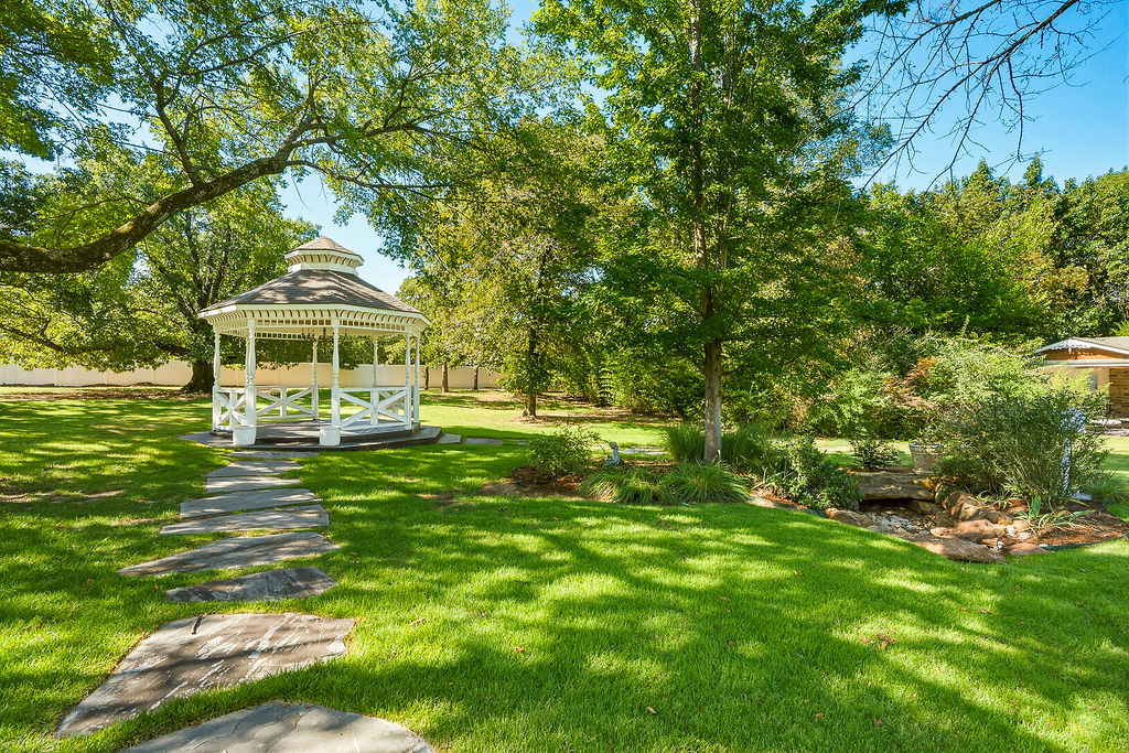 1009 Se County Road Property Photo 83