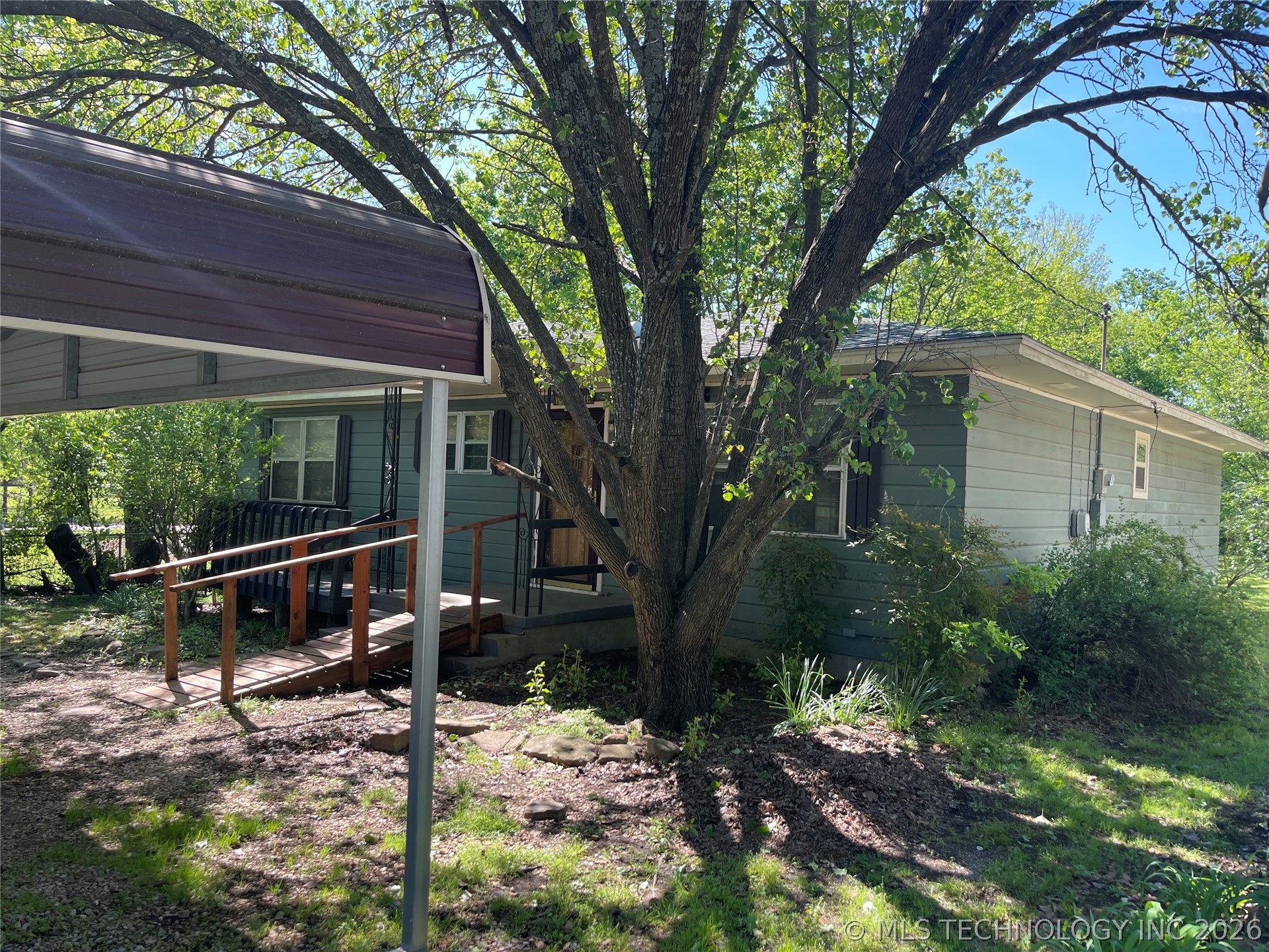 346 W 8th Street Property Photo 3