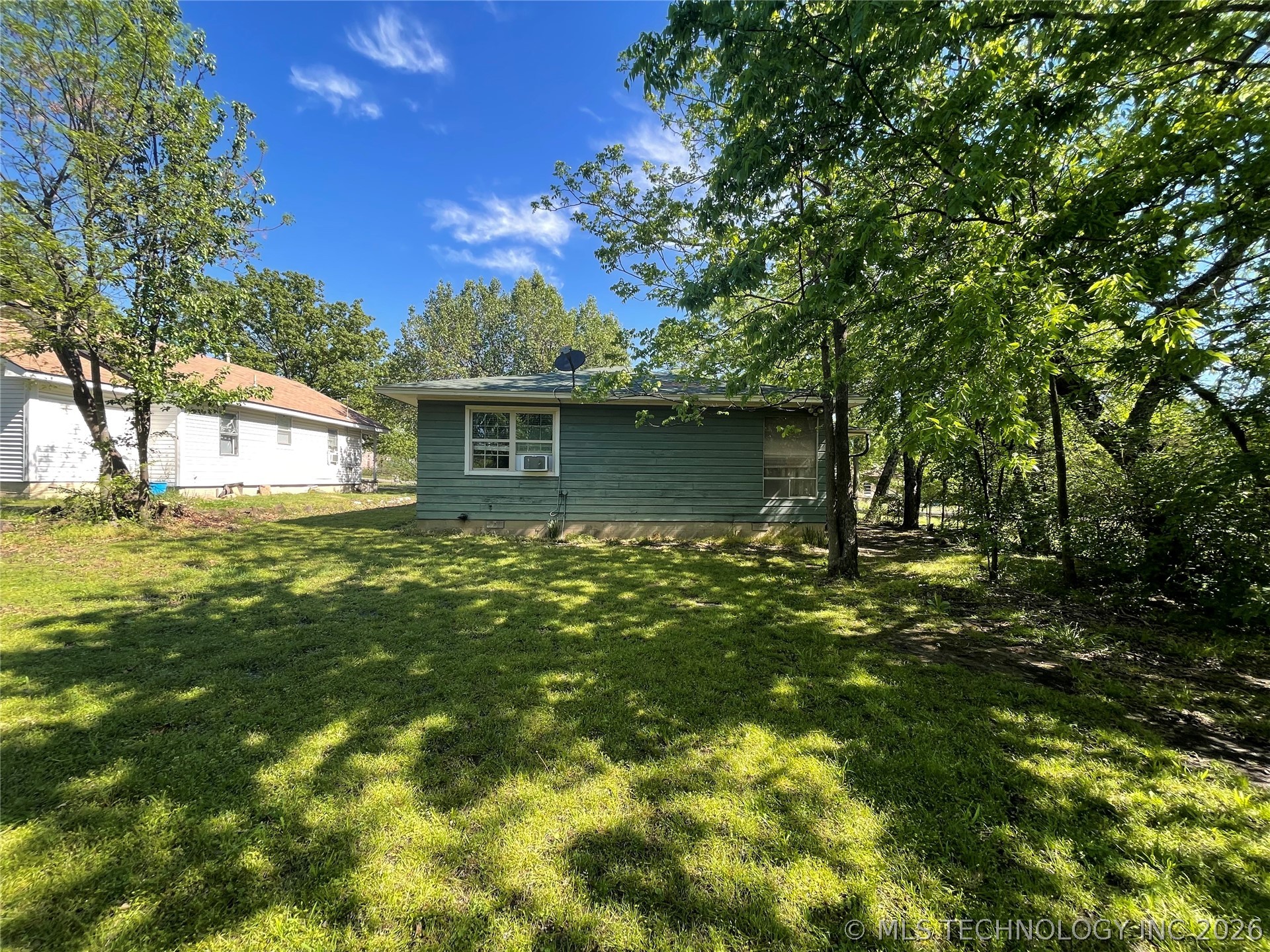 346 W 8th Street Property Photo 5