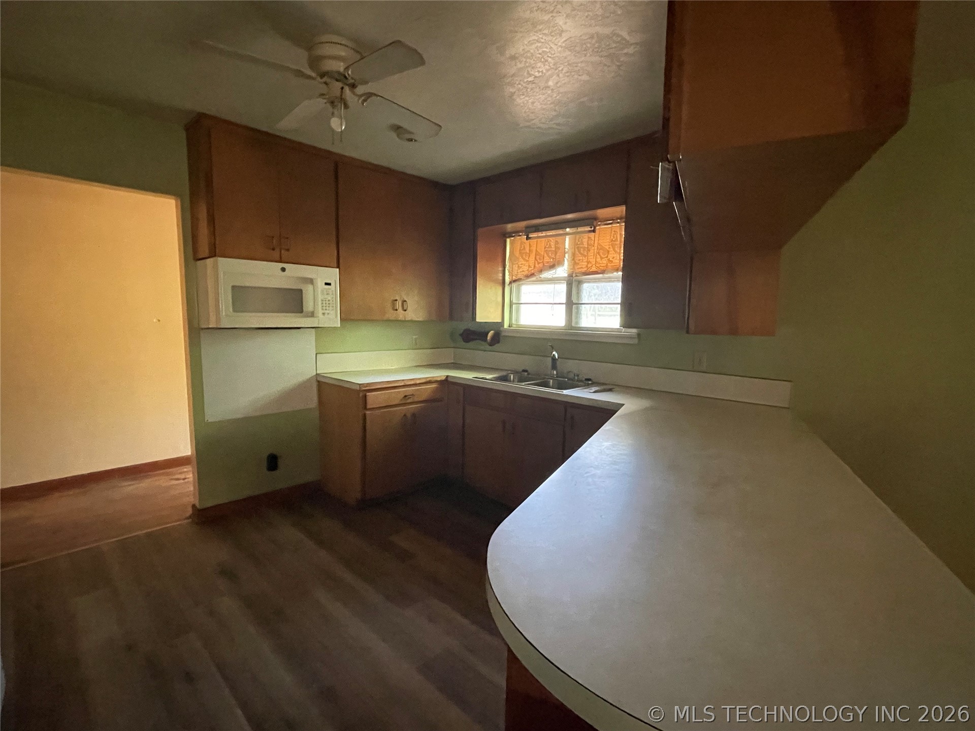 346 W 8th Street Property Photo 13