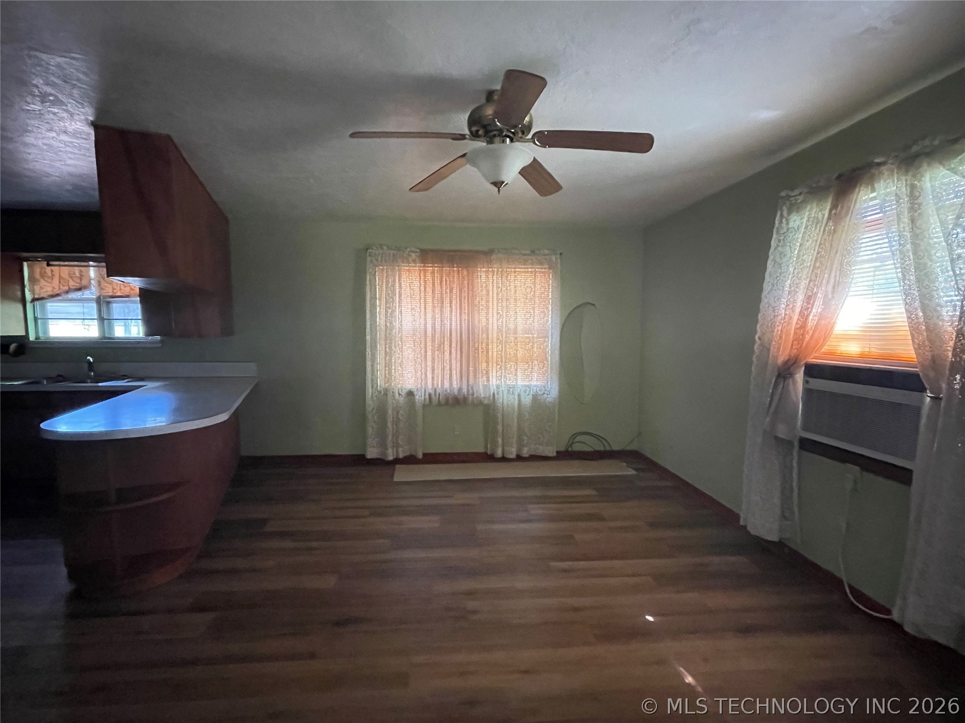 346 W 8th Street Property Photo 16