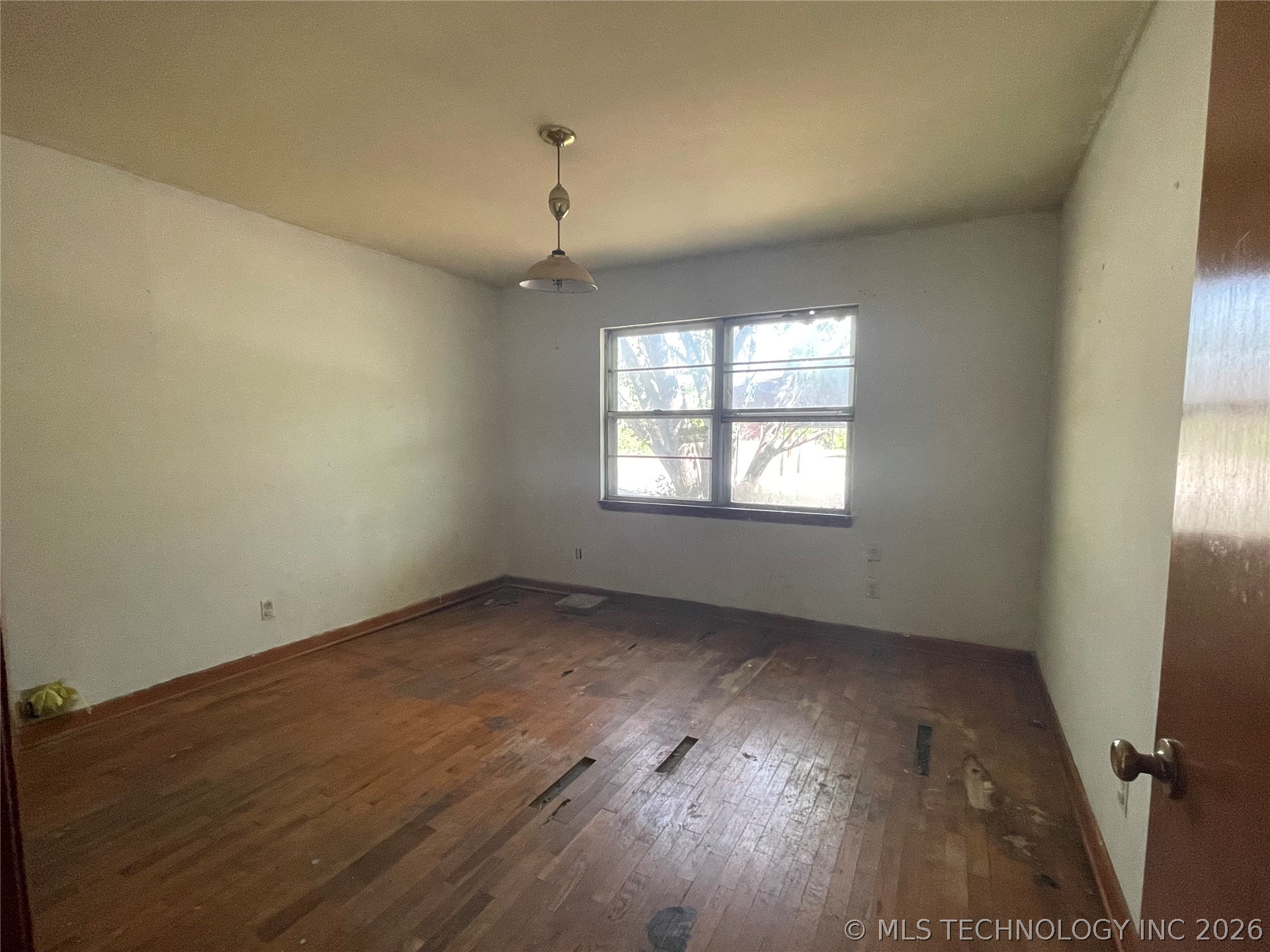 346 W 8th Street Property Photo 20