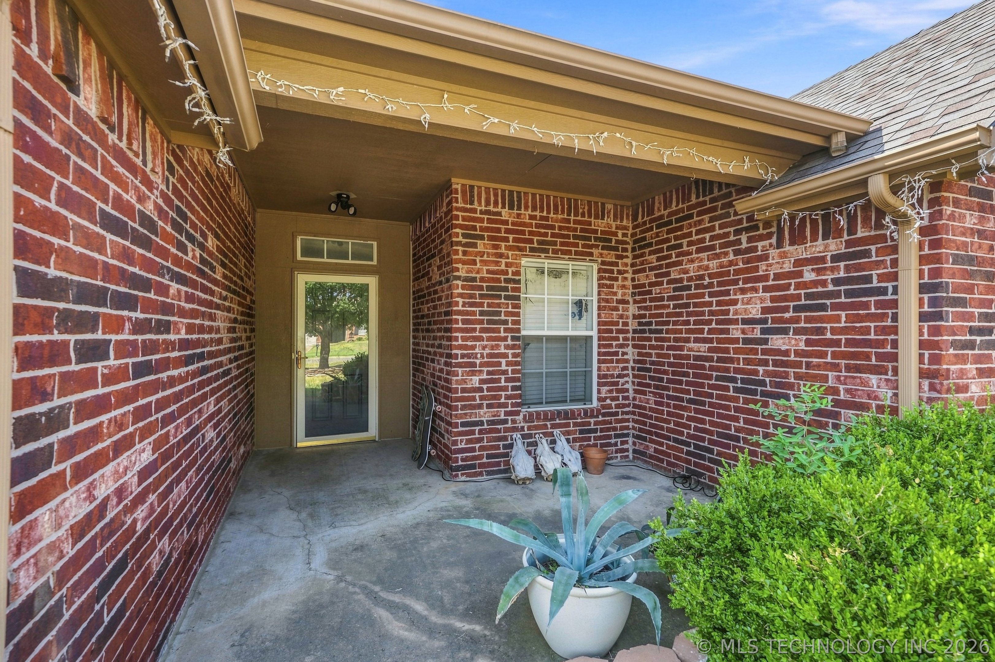 8140 E Silverado Road Property Photo 2