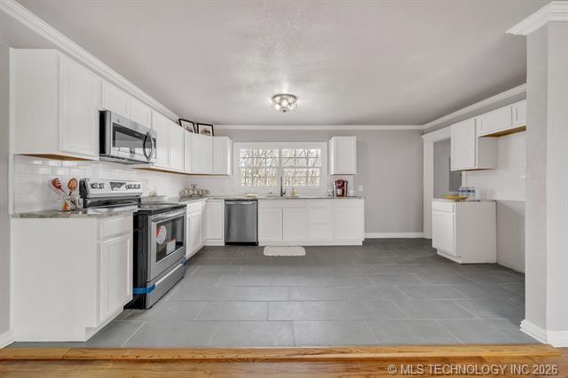 19271 S 4079 Road Property Photo 2