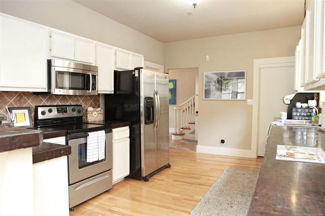 1303 E 17th Place Property Photo 16