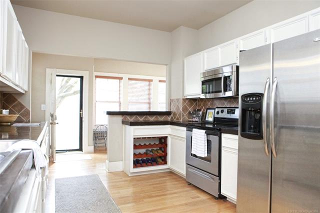 1303 E 17th Place Property Photo 19