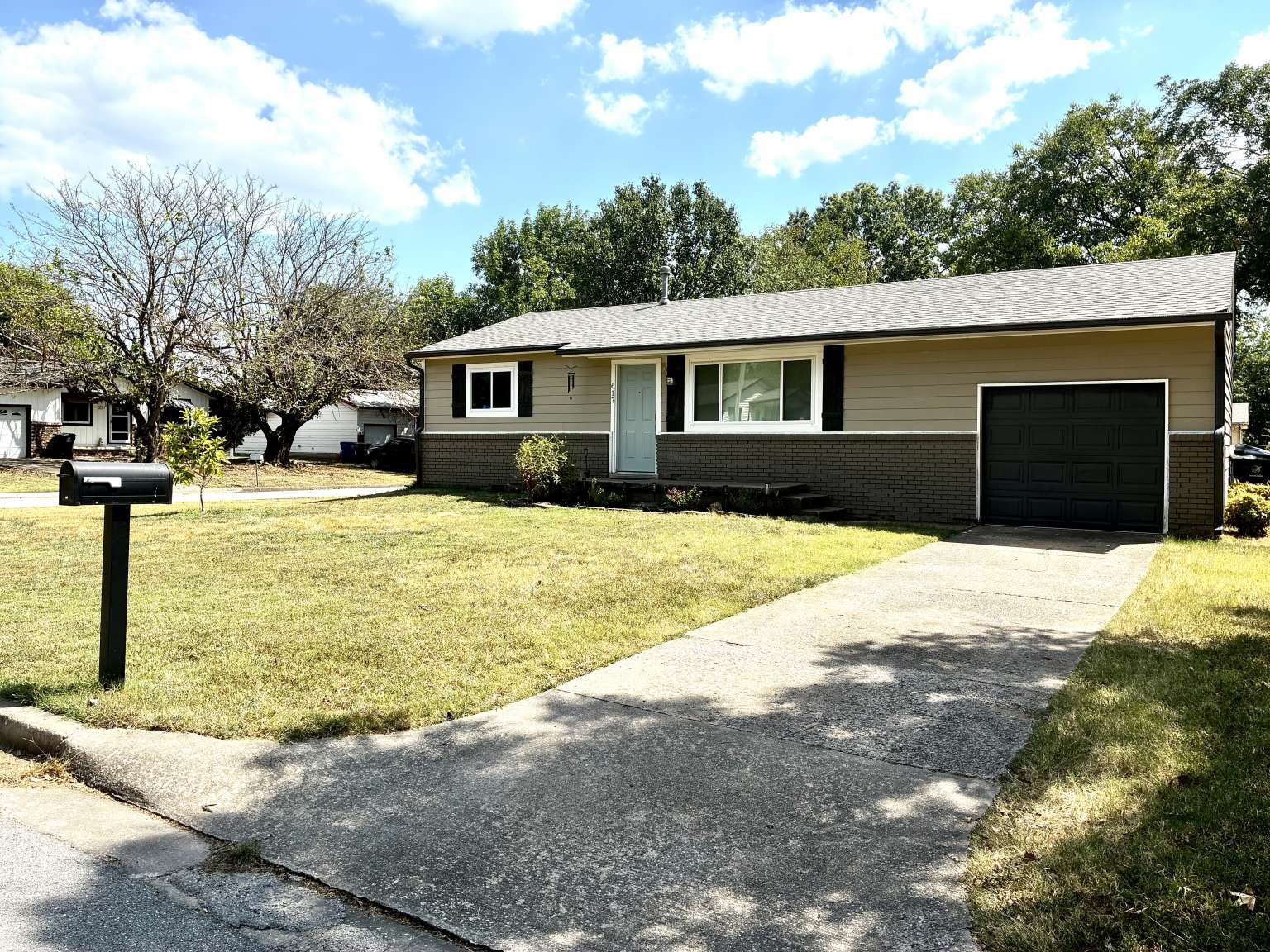 617 E Fort Worth Place Property Photo 2