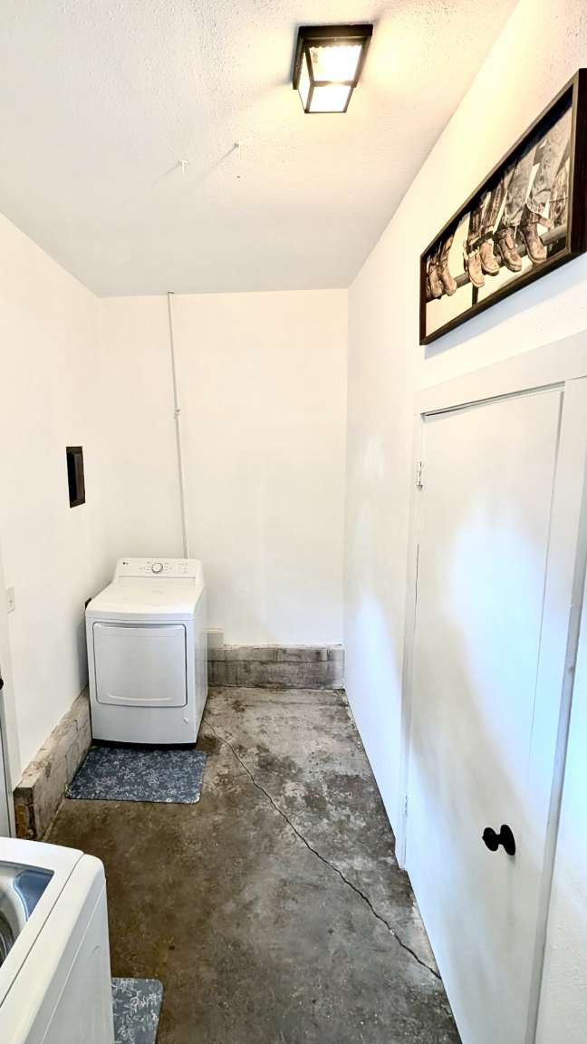617 E Fort Worth Place Property Photo 14
