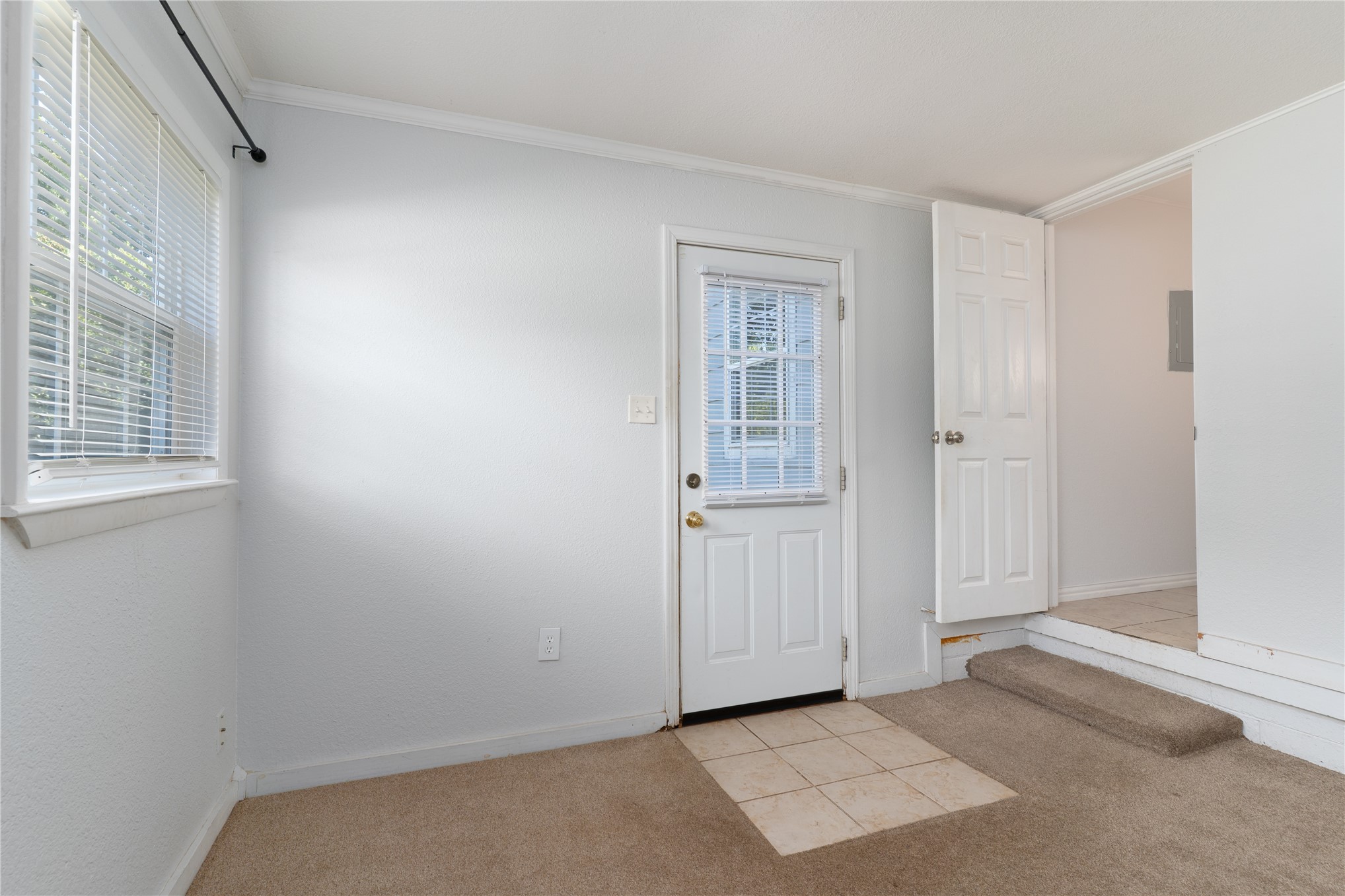 503 S Yale Street Property Photo 7