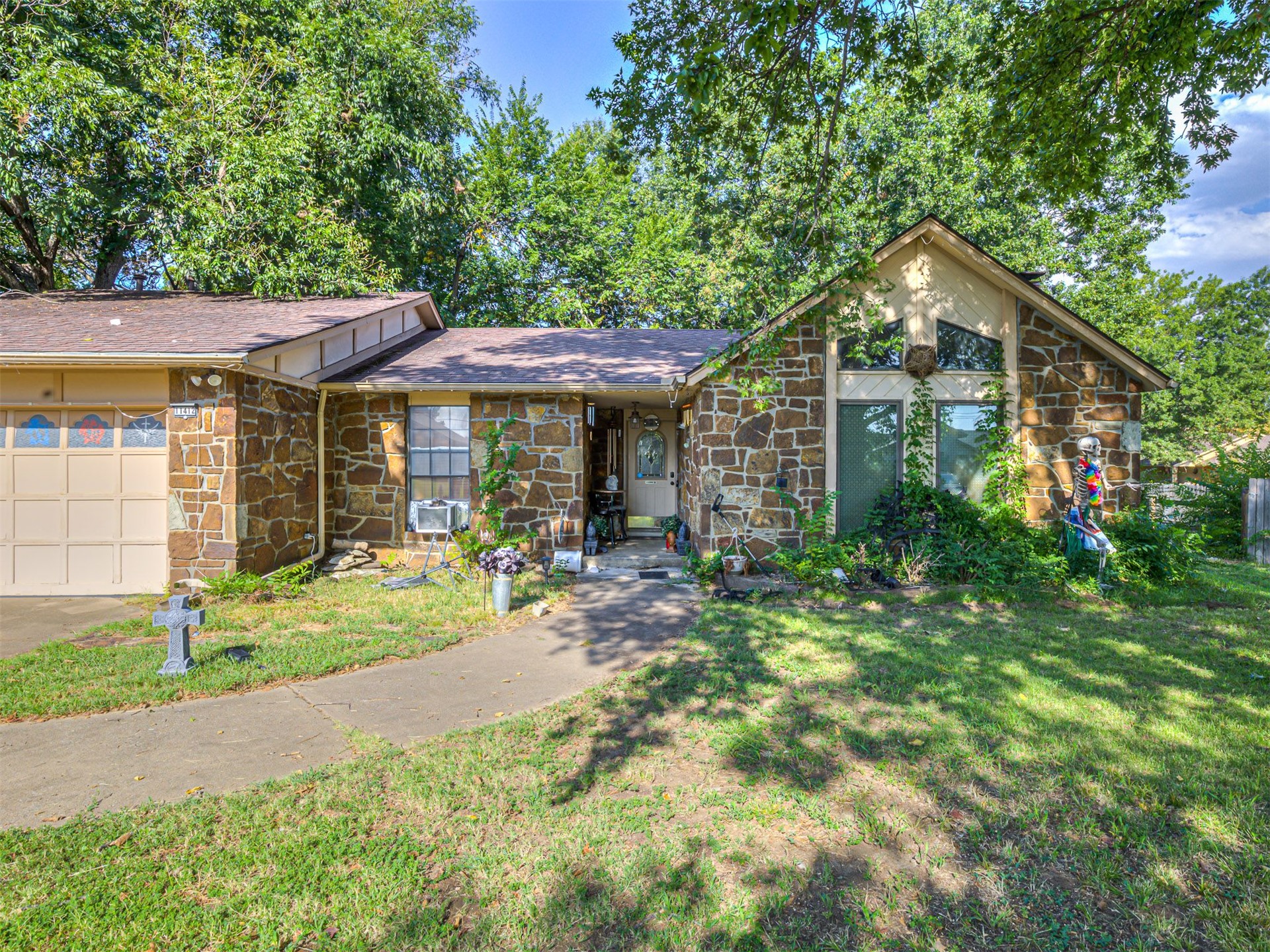 11412 S Douglas Avenue Property Photo 7