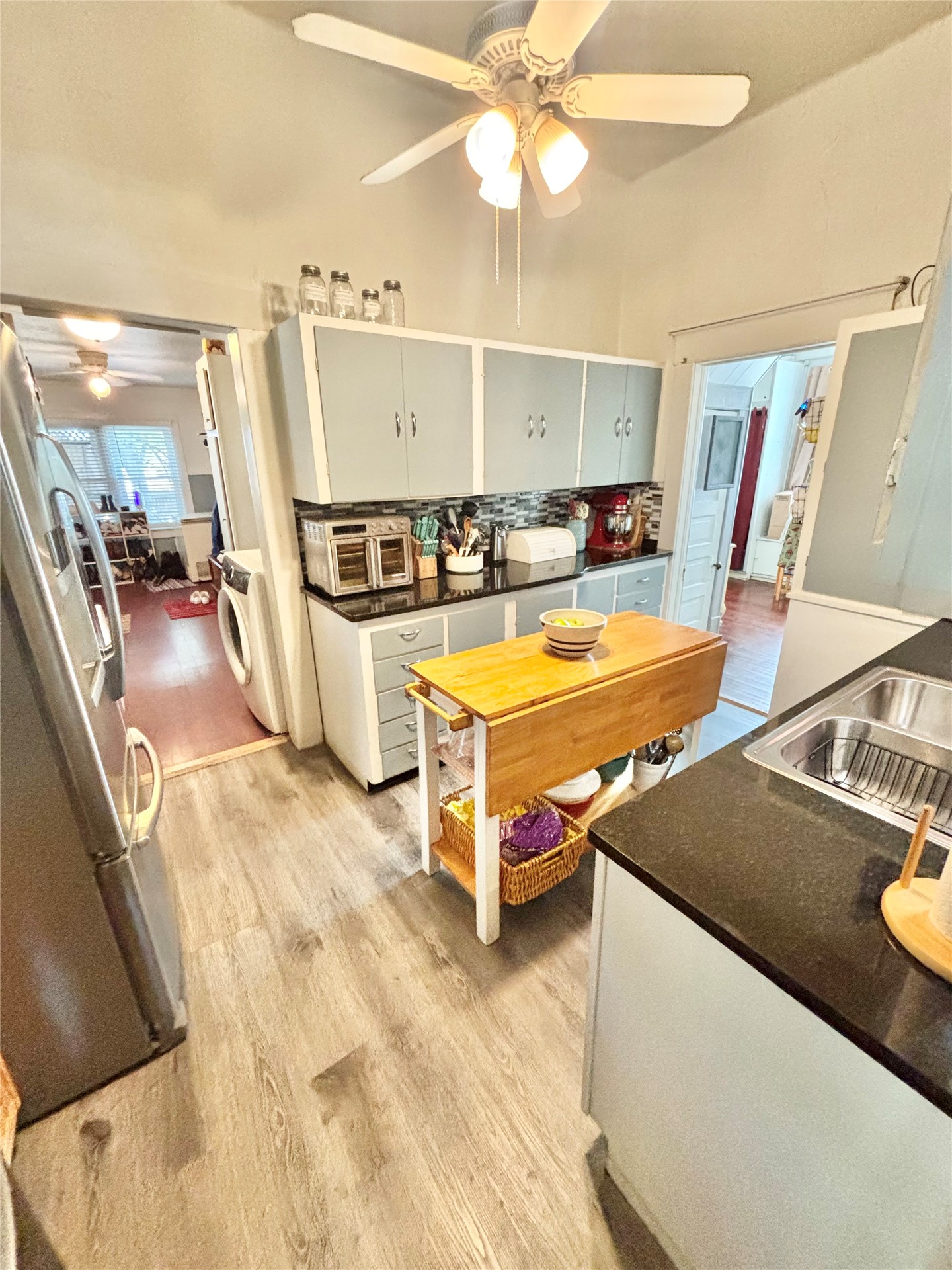 201 Ne F Property Photo 10