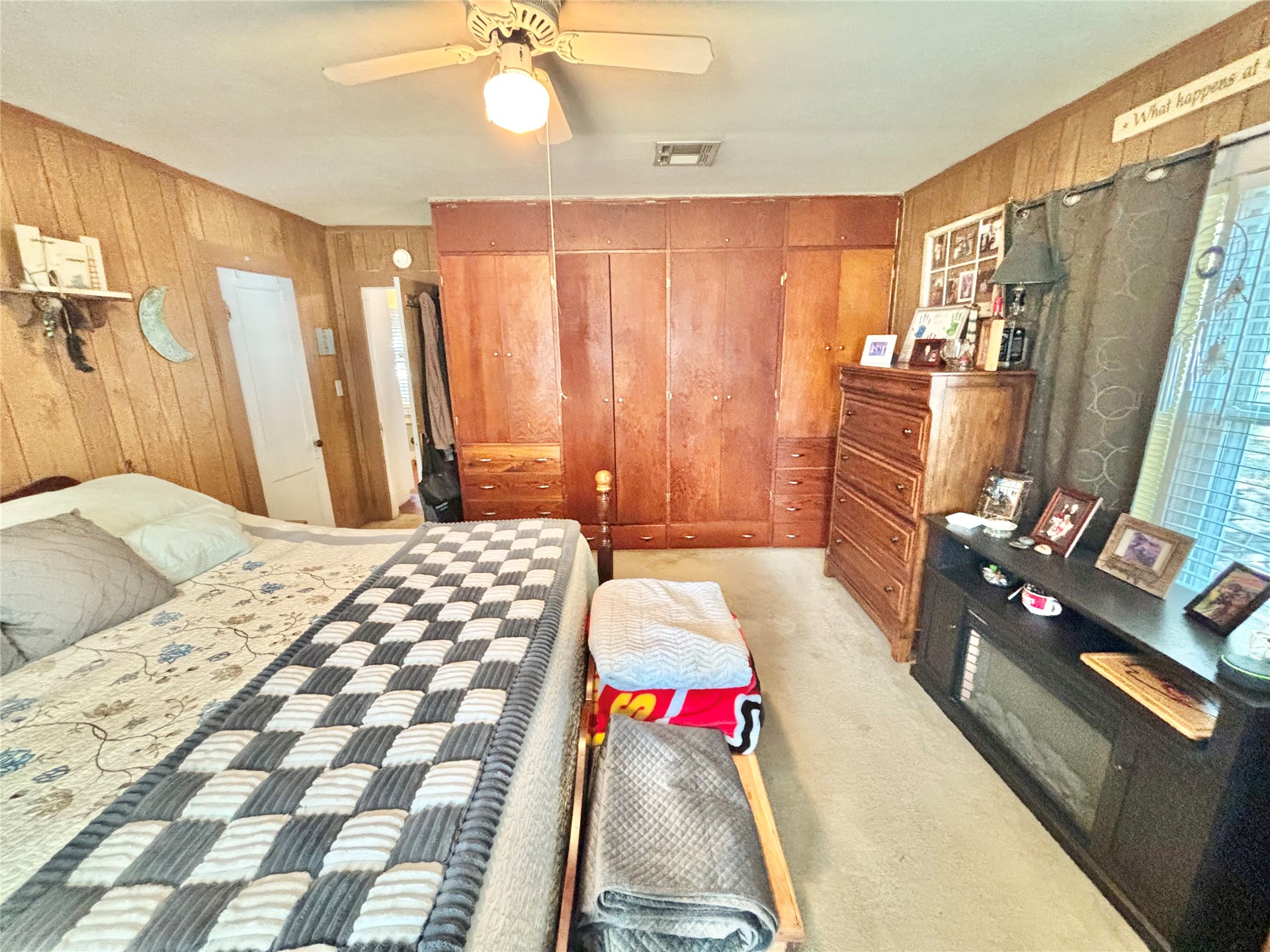 201 Ne F Property Photo 18