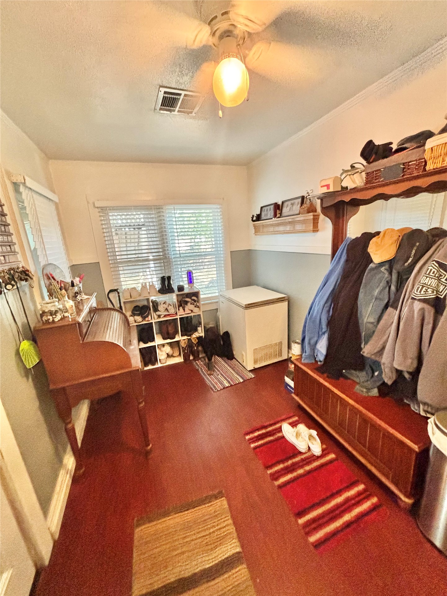201 Ne F Property Photo 26