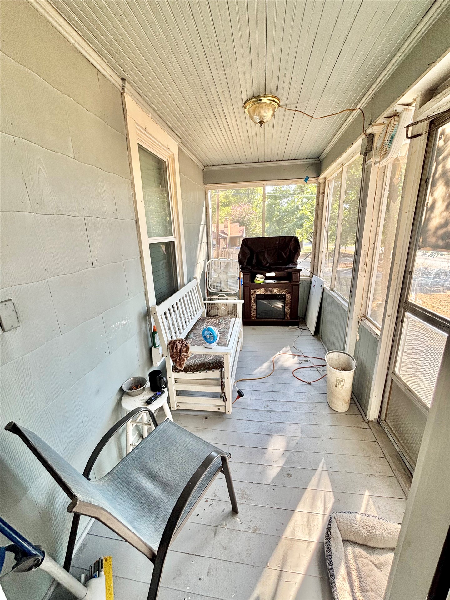 201 Ne F Property Photo 27