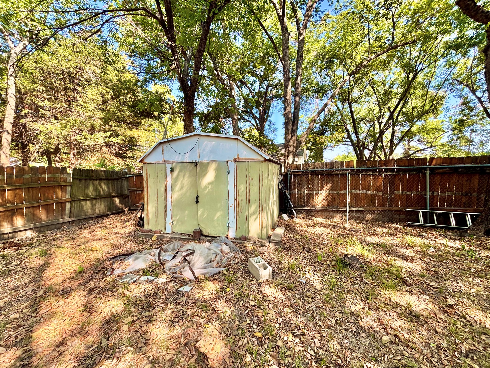 201 Ne F Property Photo 35