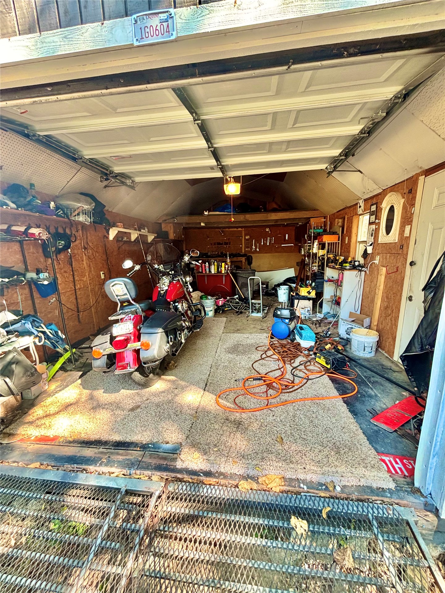201 Ne F Property Photo 38