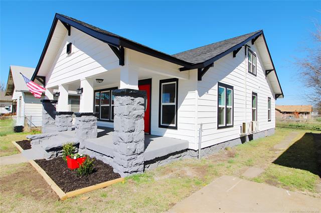 907 E 3rd Street Property Photo 31
