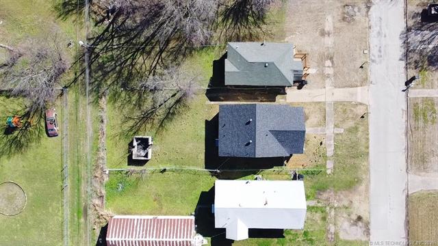 907 E 3rd Street Property Photo 43
