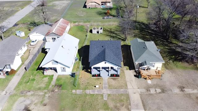 907 E 3rd Street Property Photo 44