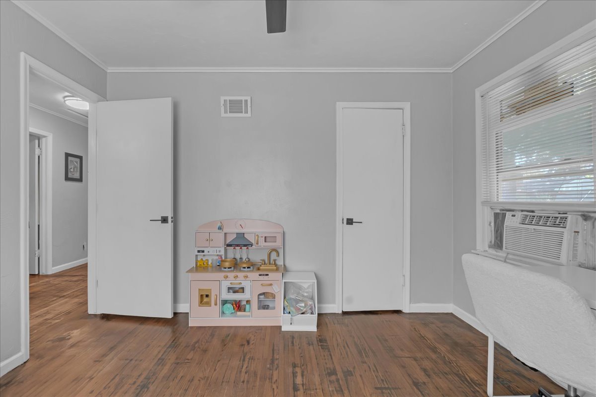 4937 S Quincy Avenue Property Photo 22