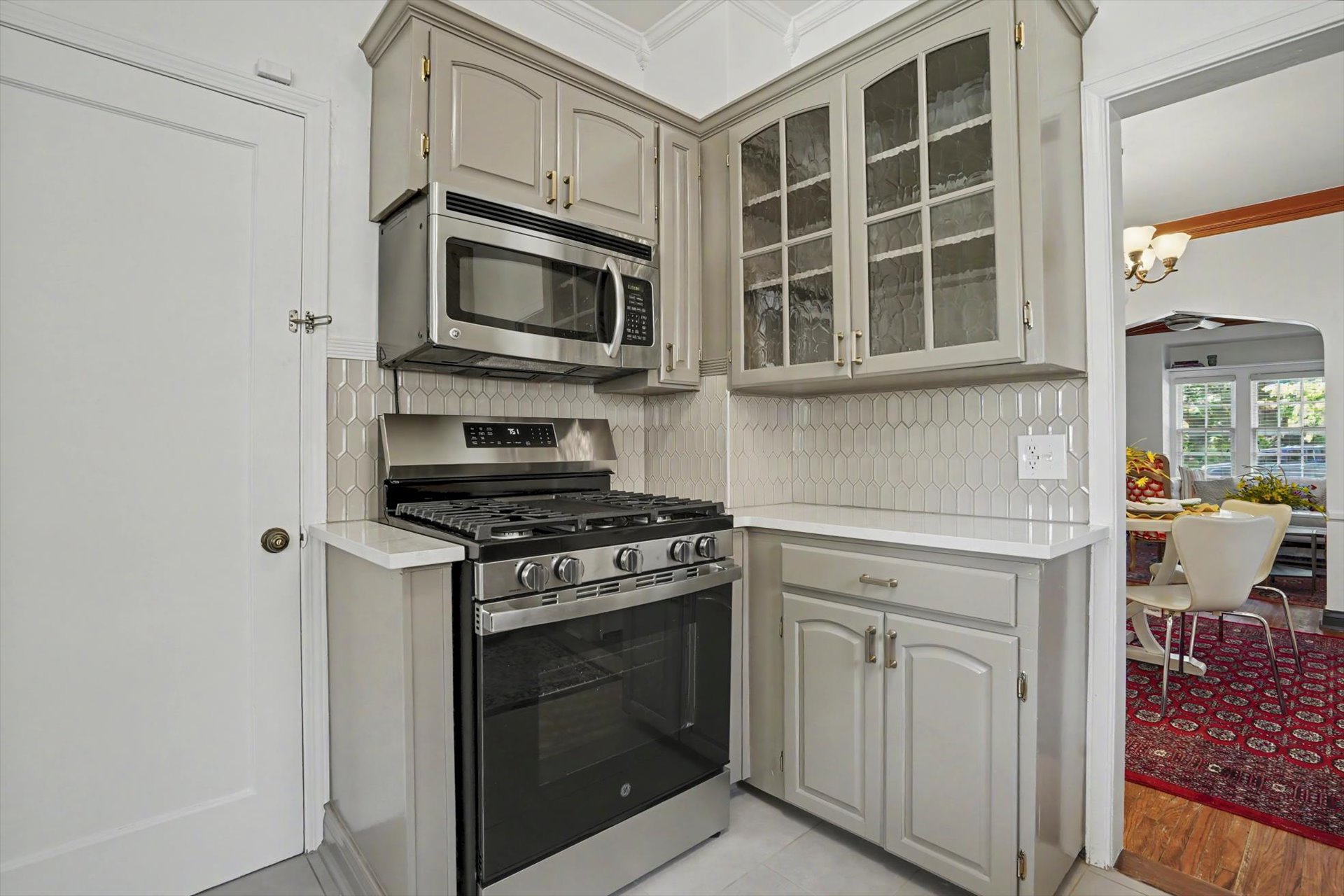 1555 S Gillette Avenue Property Photo 17