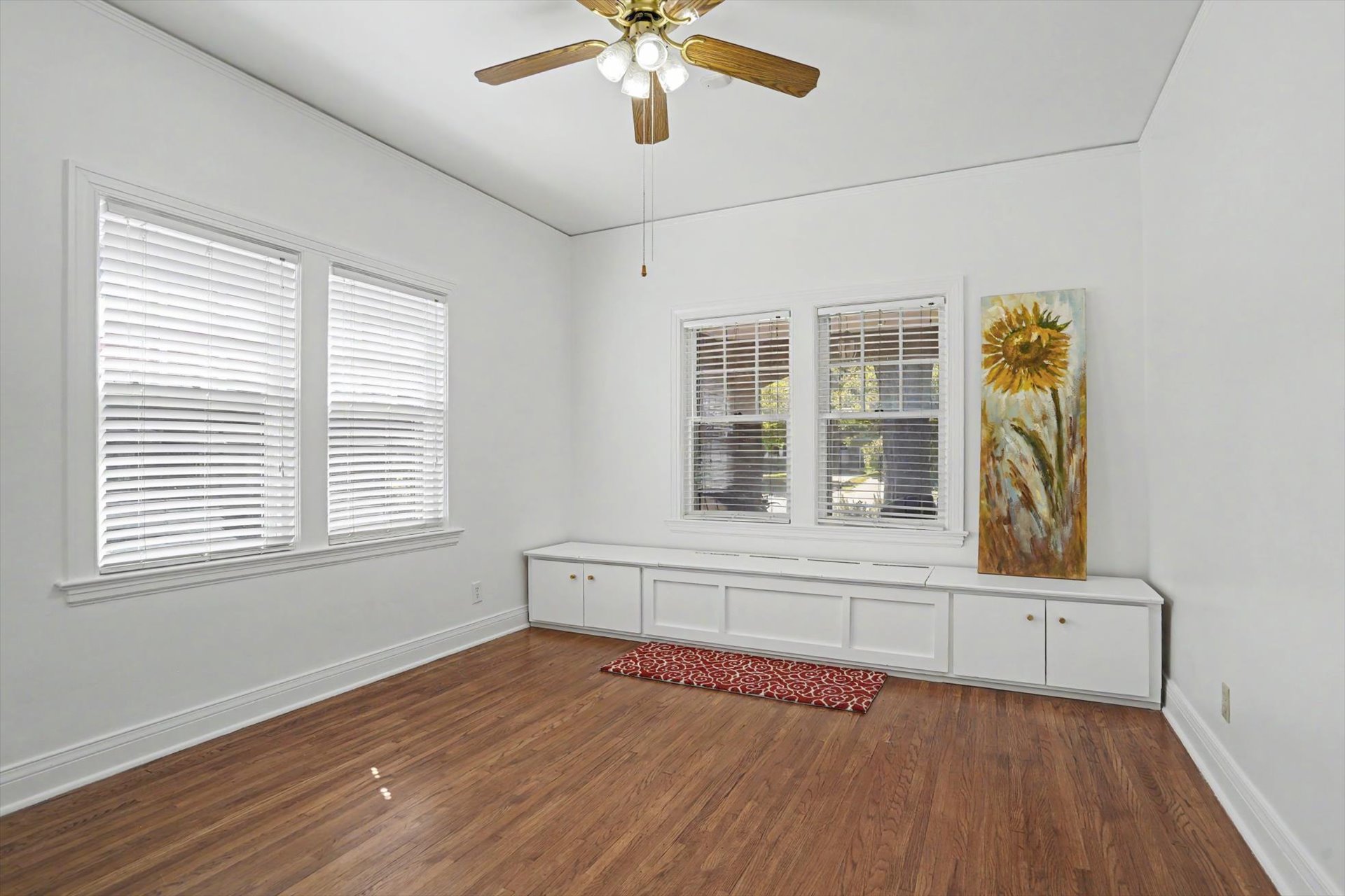 1555 S Gillette Avenue Property Photo 27