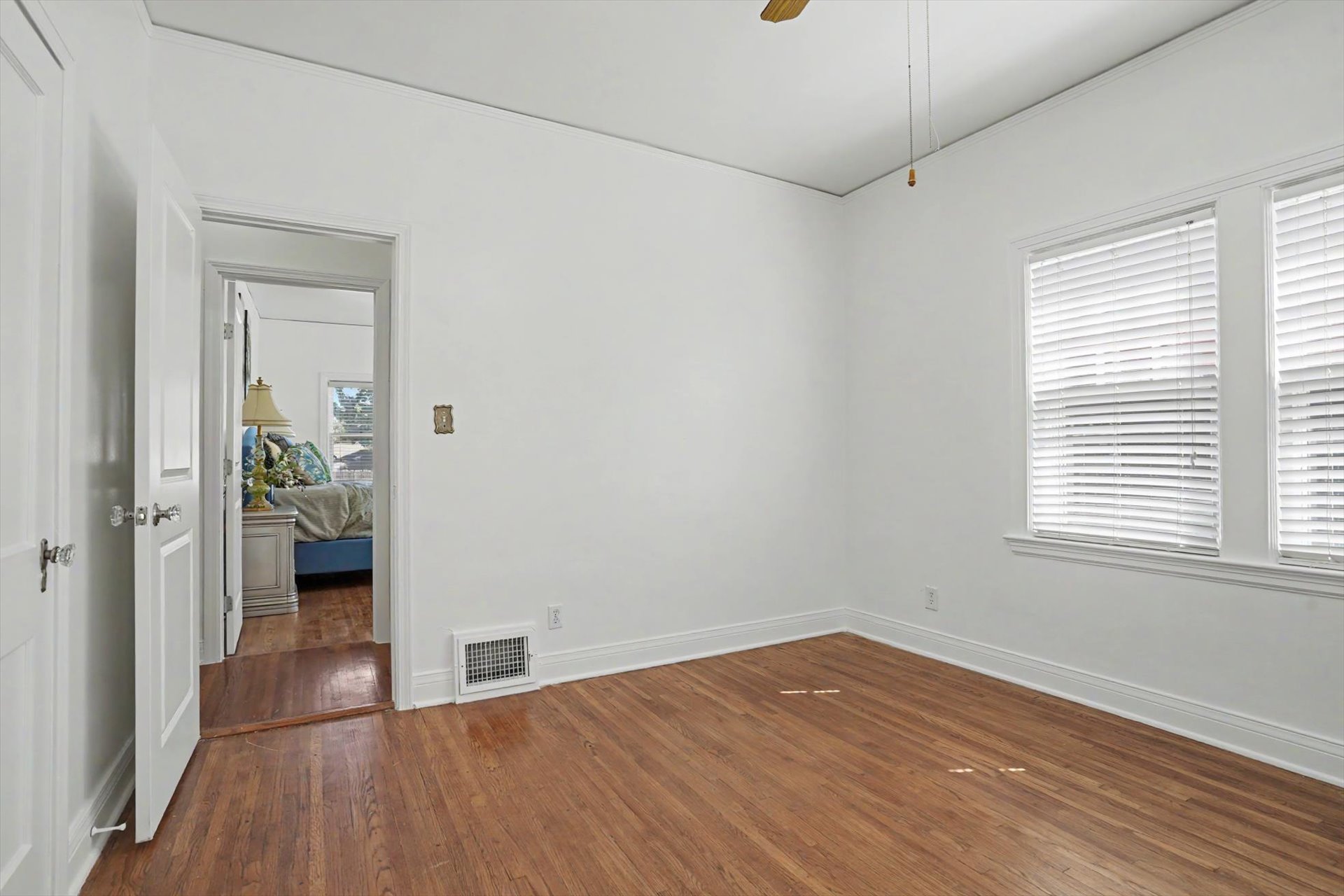 1555 S Gillette Avenue Property Photo 29