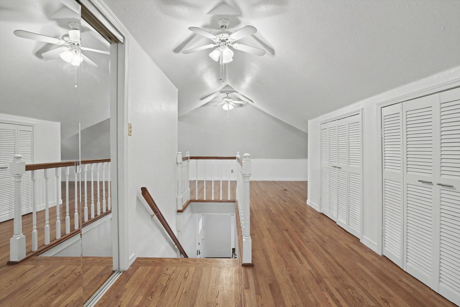 1555 S Gillette Avenue Property Photo 30