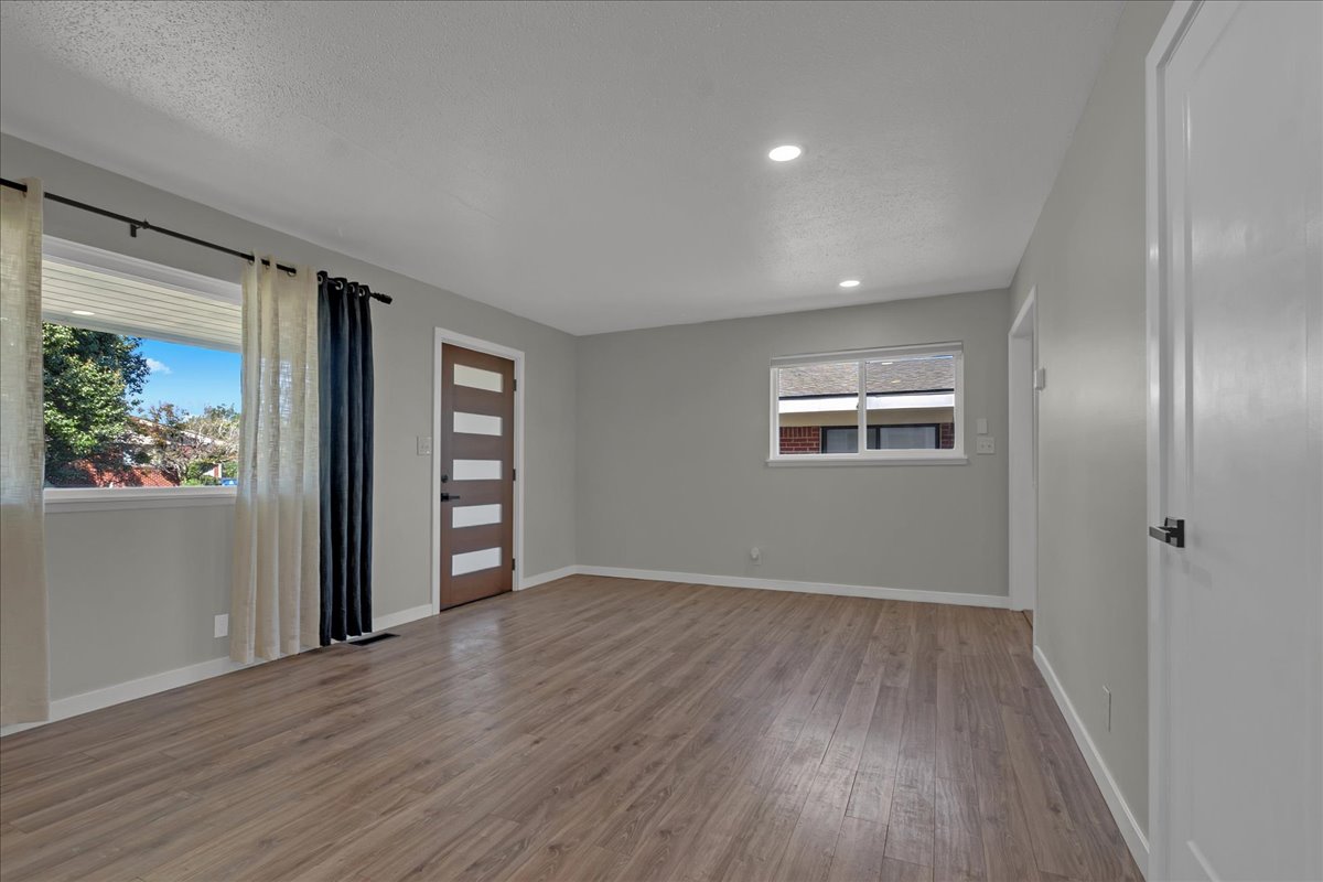 2187 S 76th East Avenue Property Photo 10