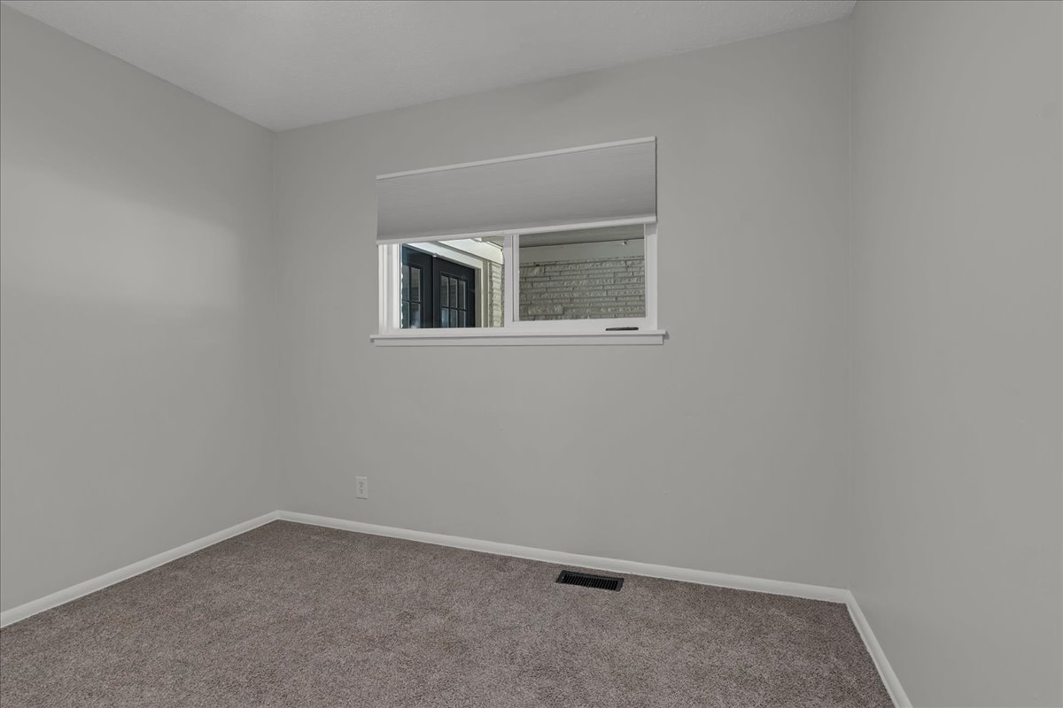 2187 S 76th East Avenue Property Photo 13