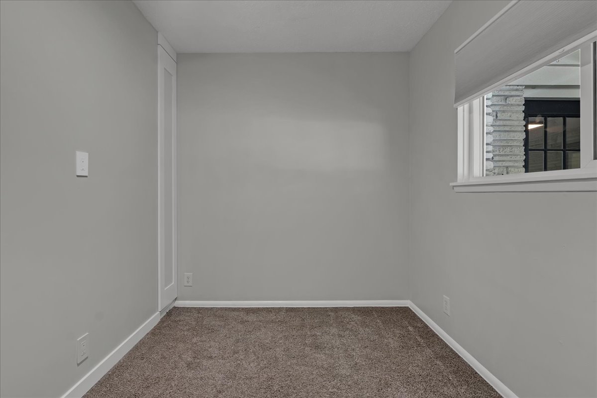2187 S 76th East Avenue Property Photo 14