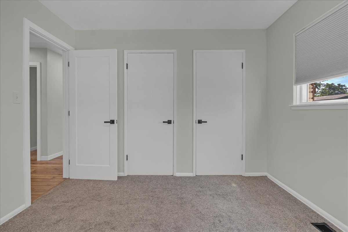 2187 S 76th East Avenue Property Photo 17