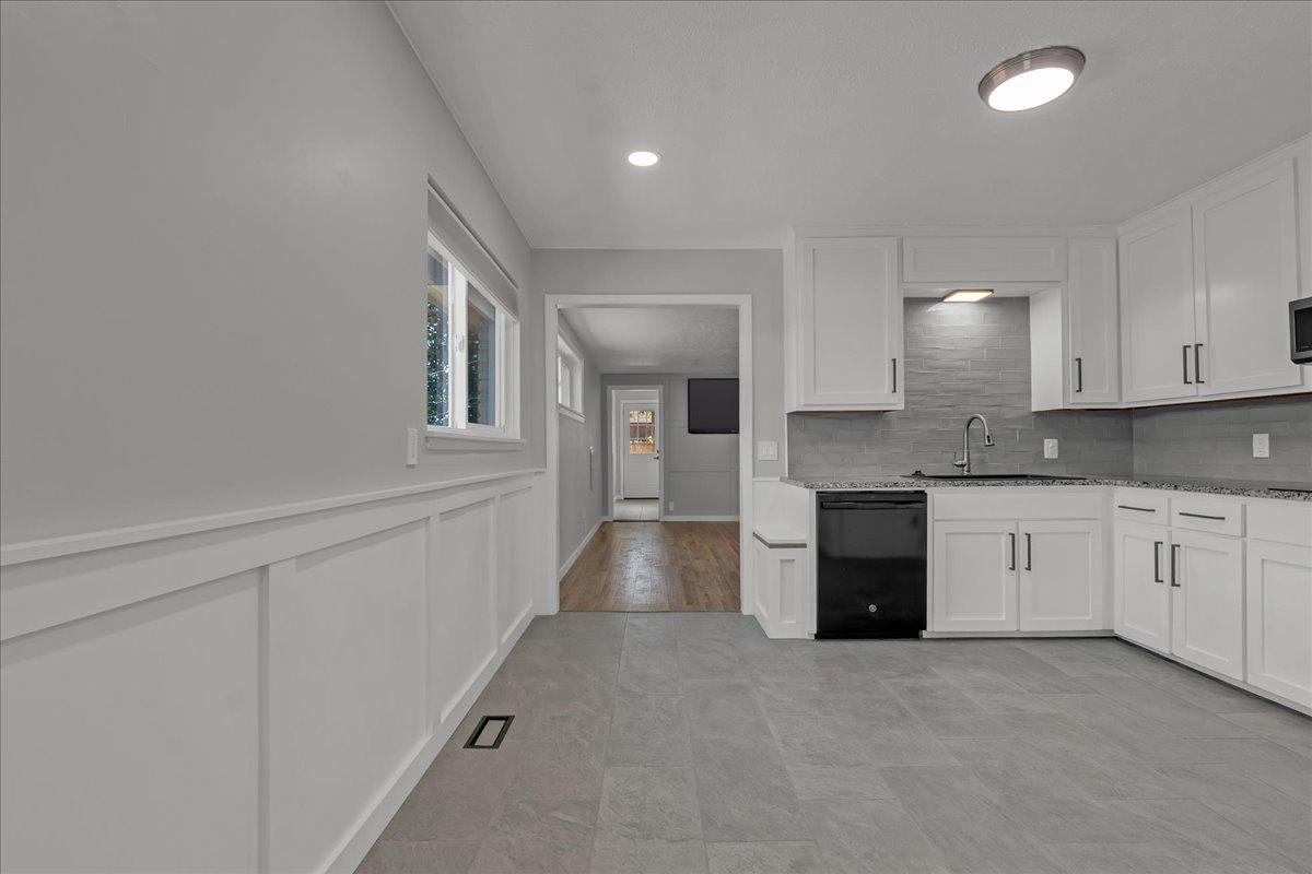 2187 S 76th East Avenue Property Photo 23