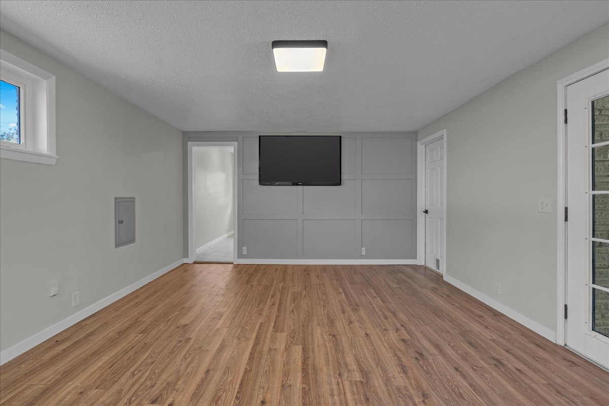 2187 S 76th East Avenue Property Photo 29