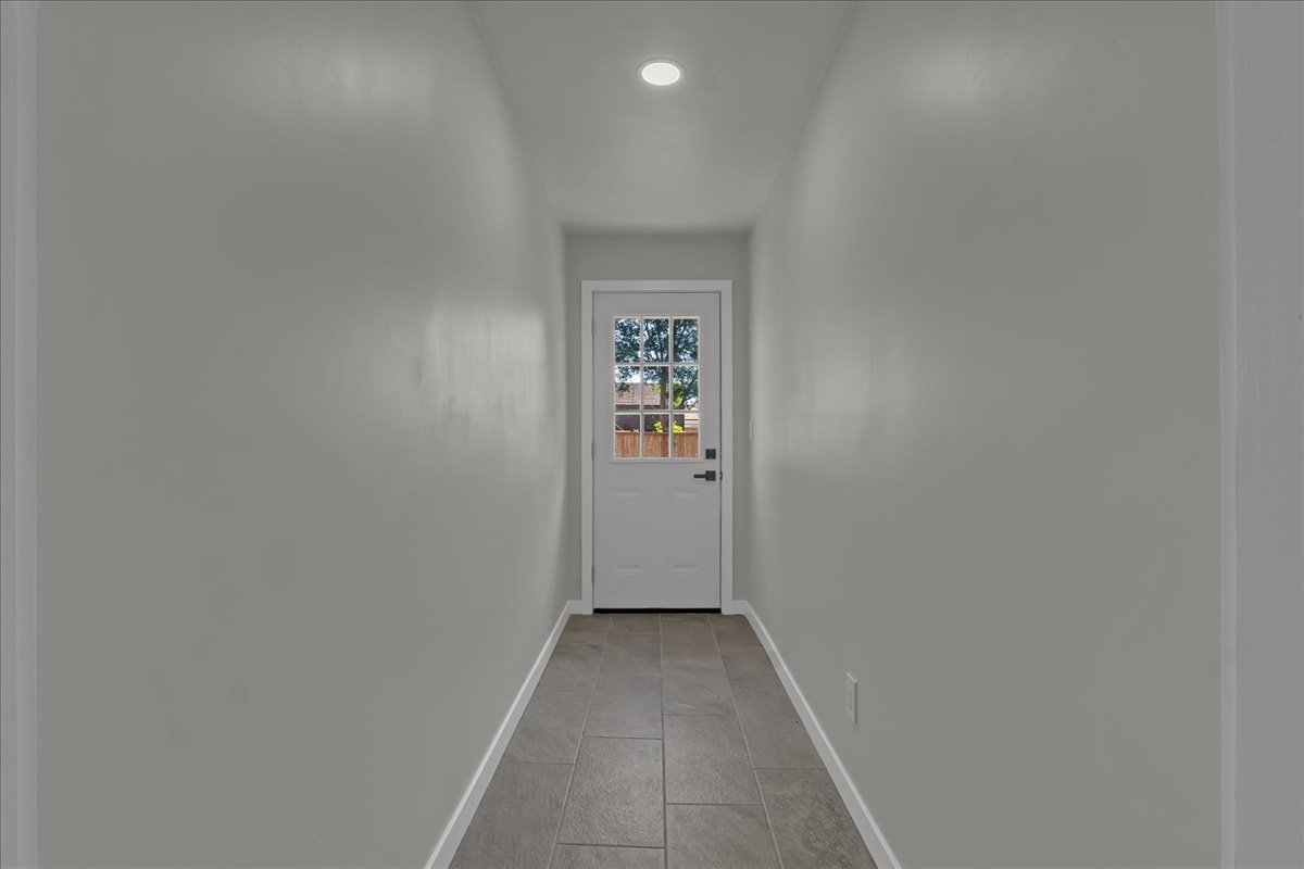 2187 S 76th East Avenue Property Photo 34