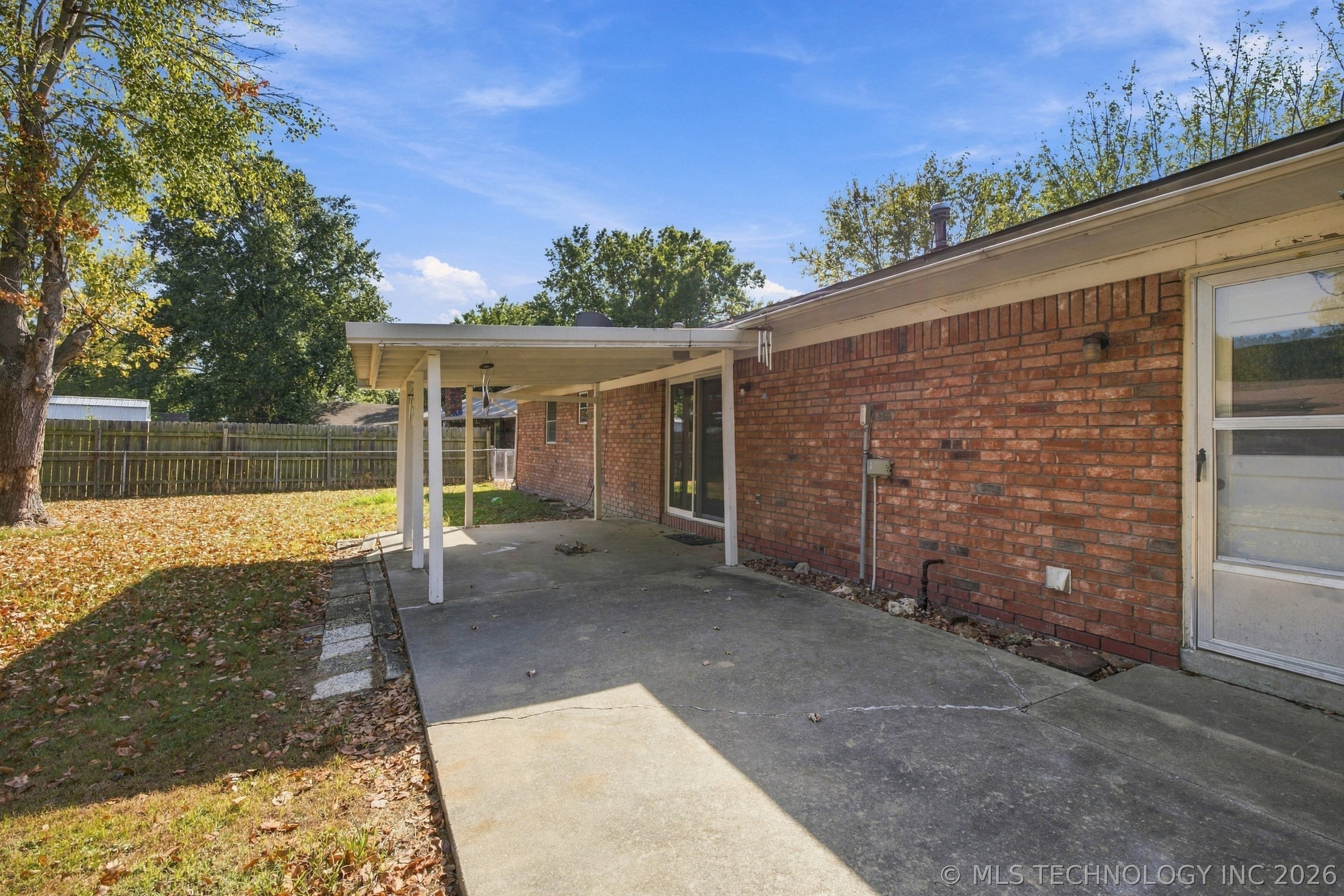 1509 Lahoma Property Photo 3