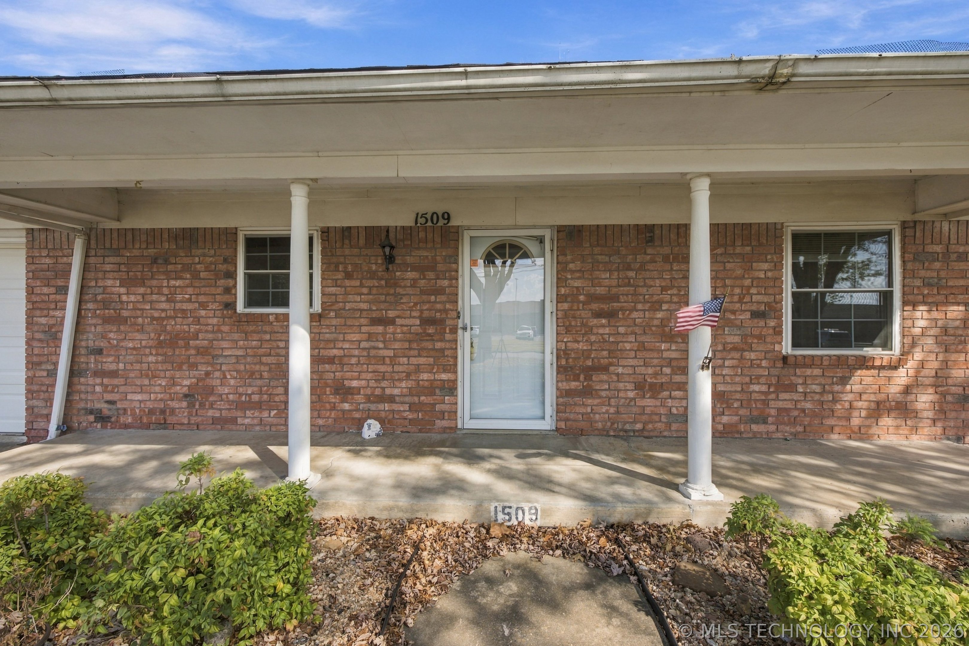 1509 Lahoma Property Photo 4